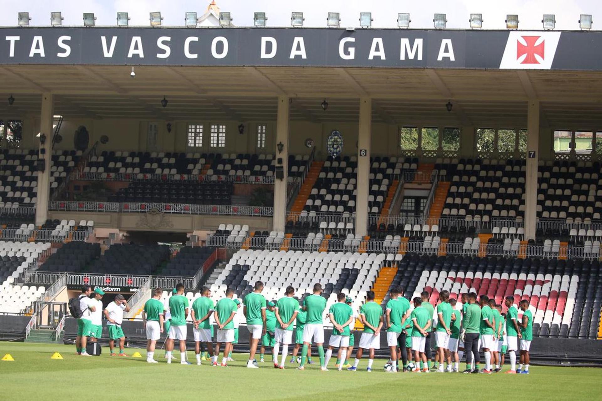 Treino da Bolívia em São Januário