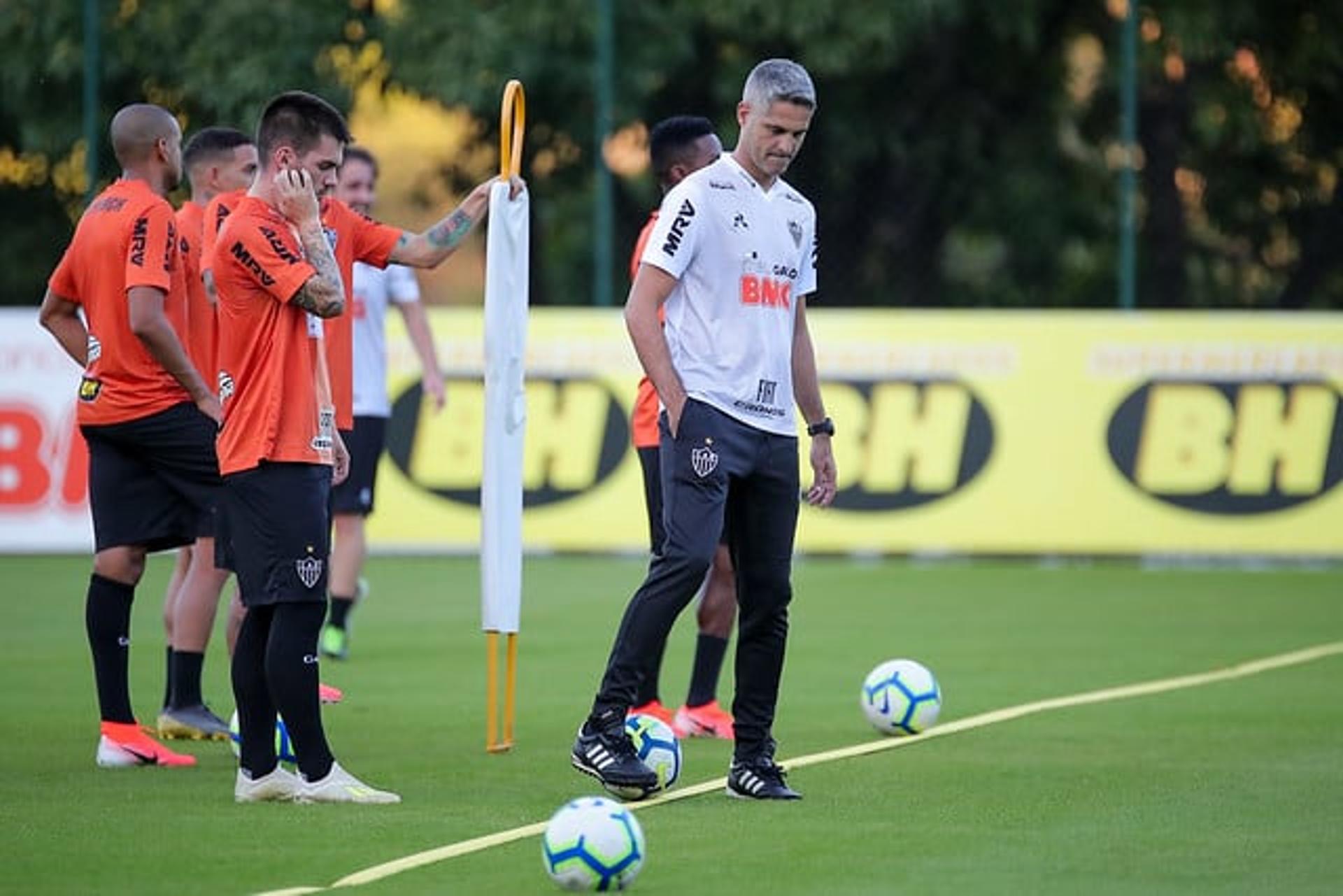 Rdorigo Santena  terá sua primeira chance de  trabalhar o elenco alvinegro desde que assumiu a equipe