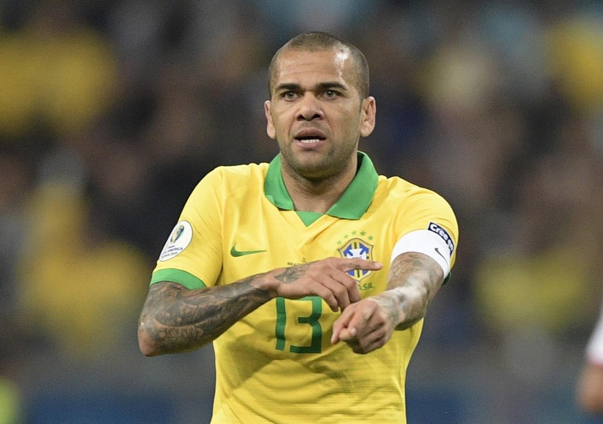 Brasil x Paraguai - Dani Alves