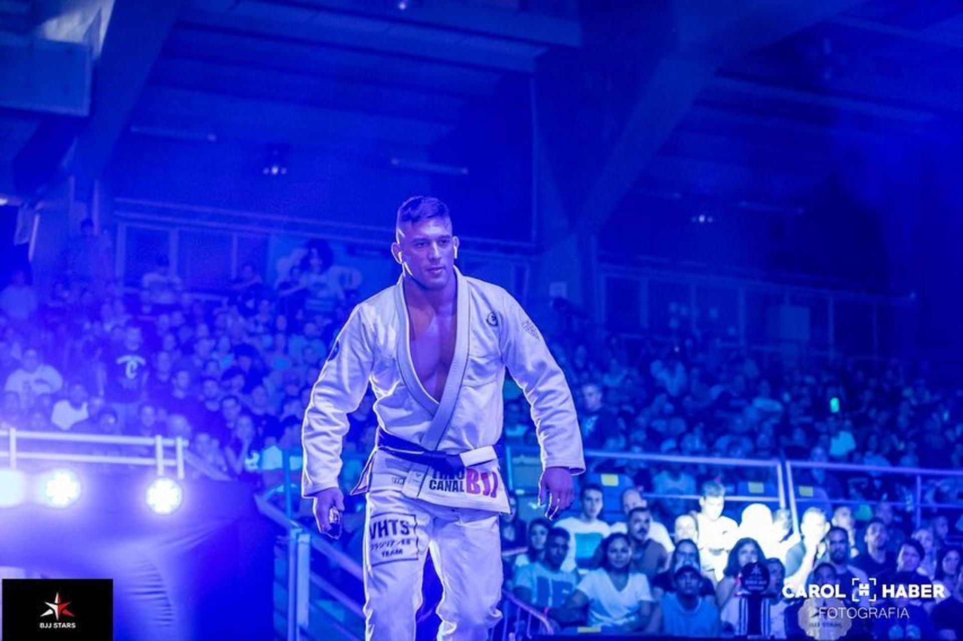 https://tatame.com.br/2019/07/10/bjj-stars-anuncia-edicao-na-california-eua-e-premiacao-de-r-100-mil-para-campeao-do-gp-saiba/