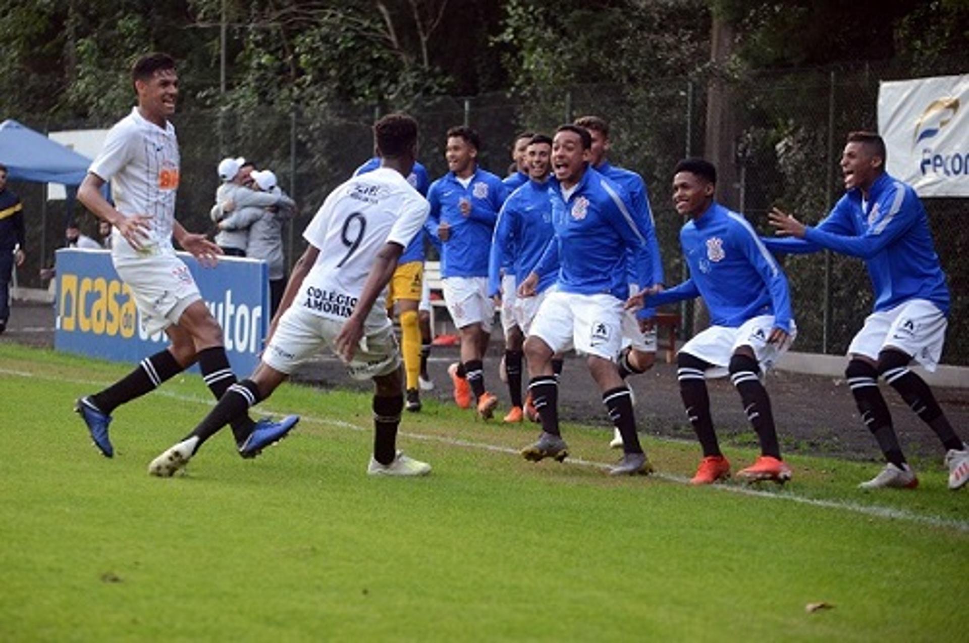 Corinthians está na final graças ao gol marcado por Cauê no primeiro tempo do duelo contra o Grêmio