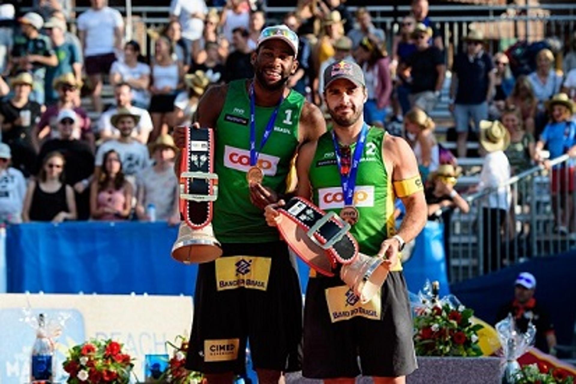 Evandro e Bruno bronze em Gstaad (Foto: Divulgação/FIVB)