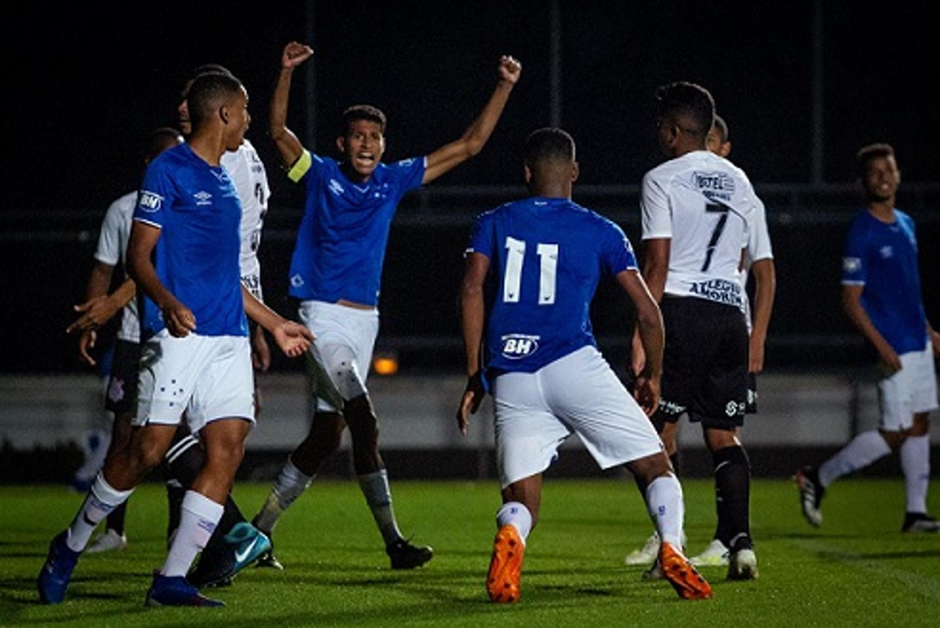 O time celeste fez 2 a 1 nos paulistas e conseguiram a primeira vitória no Brasileiro sub-20