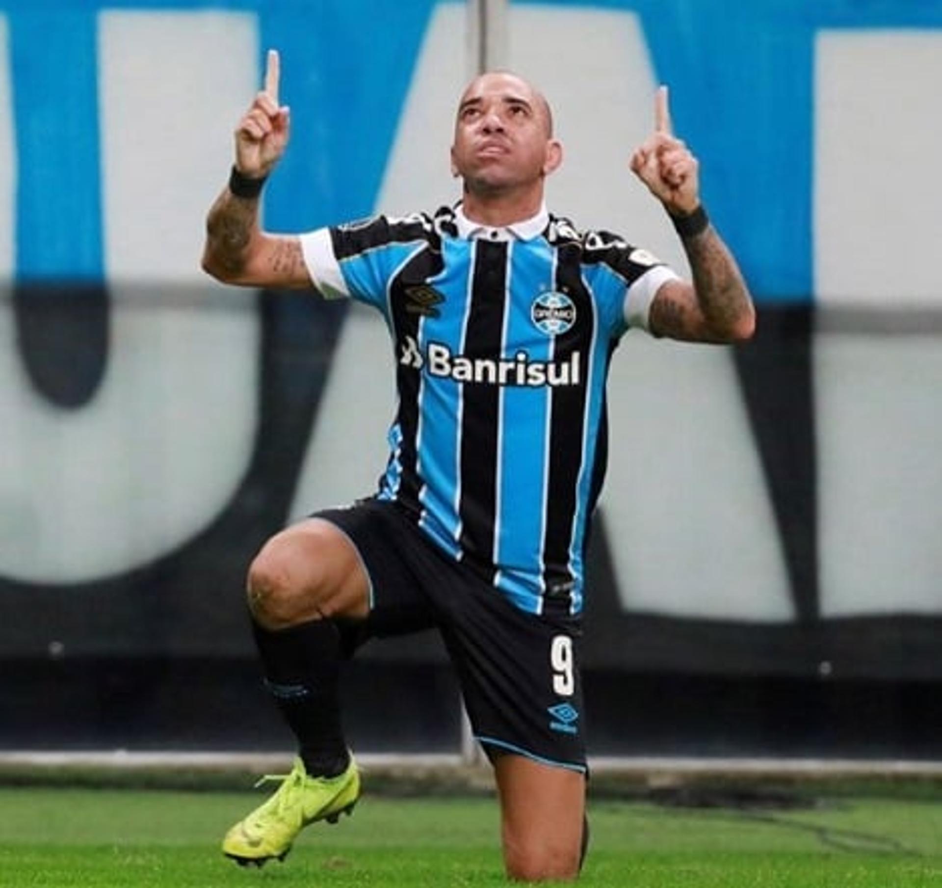 Grêmio x Libertad - Diego Tardelli