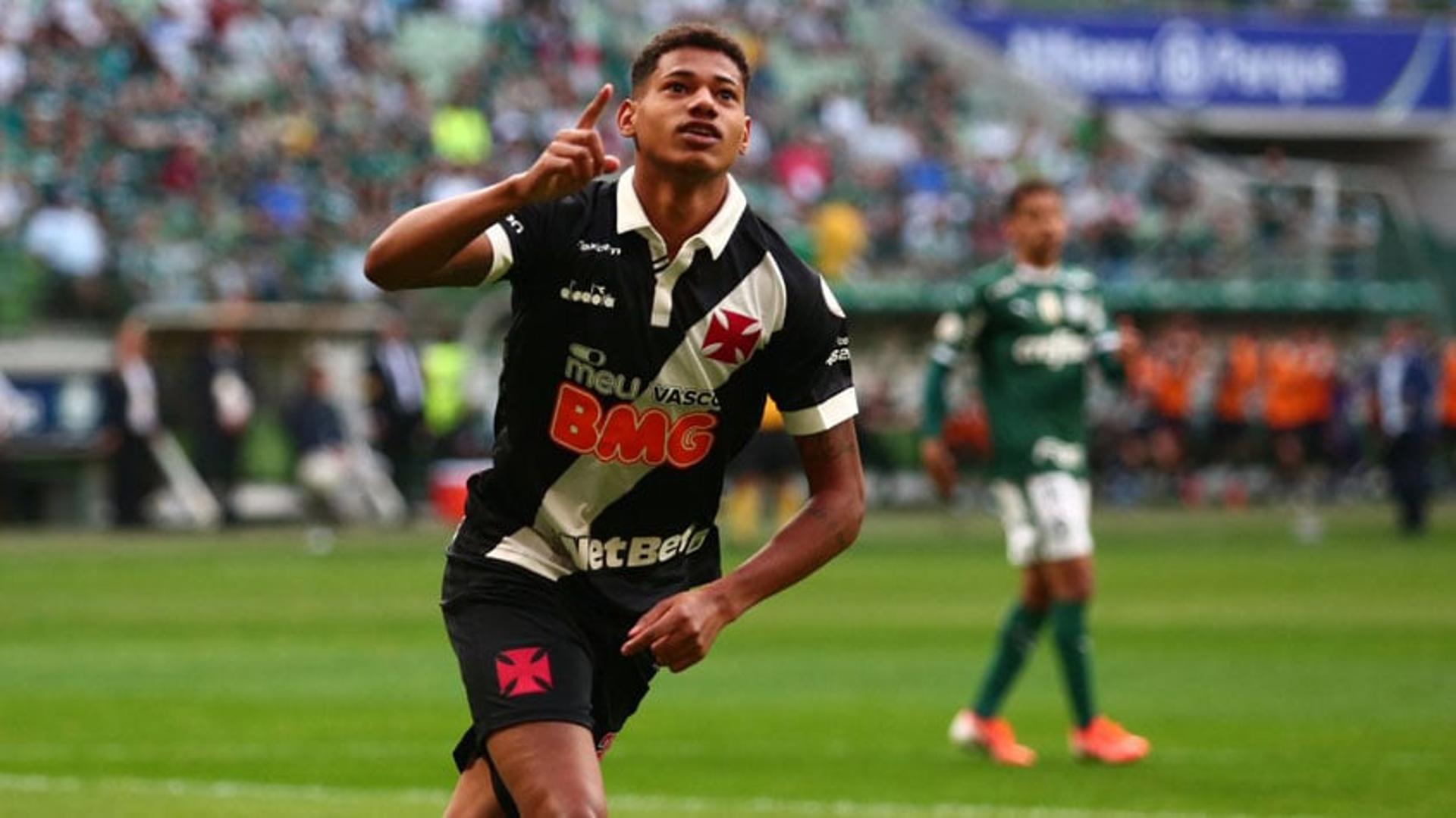 O Vasco visitou o Palmeiras no Allianz Parque, neste sábado, e voltou com um ponto para o Rio de Janeiro. O Cruz-Maltino ficou no empate em 1 a 1 com o Verdão, em jogo válido pela 12ª rodada do Brasileirão. Autor do gol, Marrony foi o principal destaque do time do técnico Vanderlei Luxemburgo. Confira todas as notas do LANCE! (por Gabriel Rodrigues)