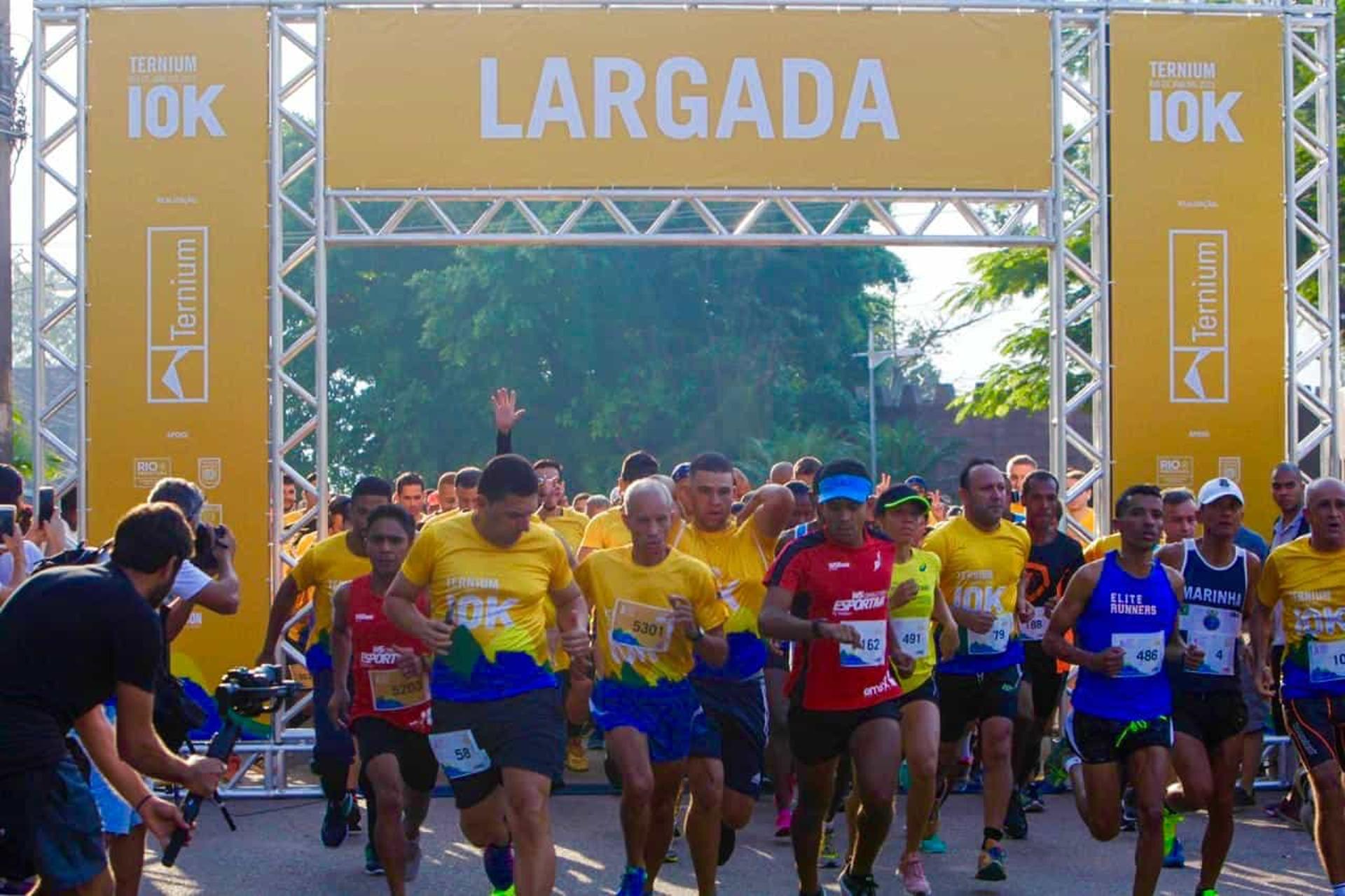 Largada da Ternium 10K, que foi disputada hoje em Santa Cruz, Zona Oeste do Rio de Janeiro. (Divulgação)