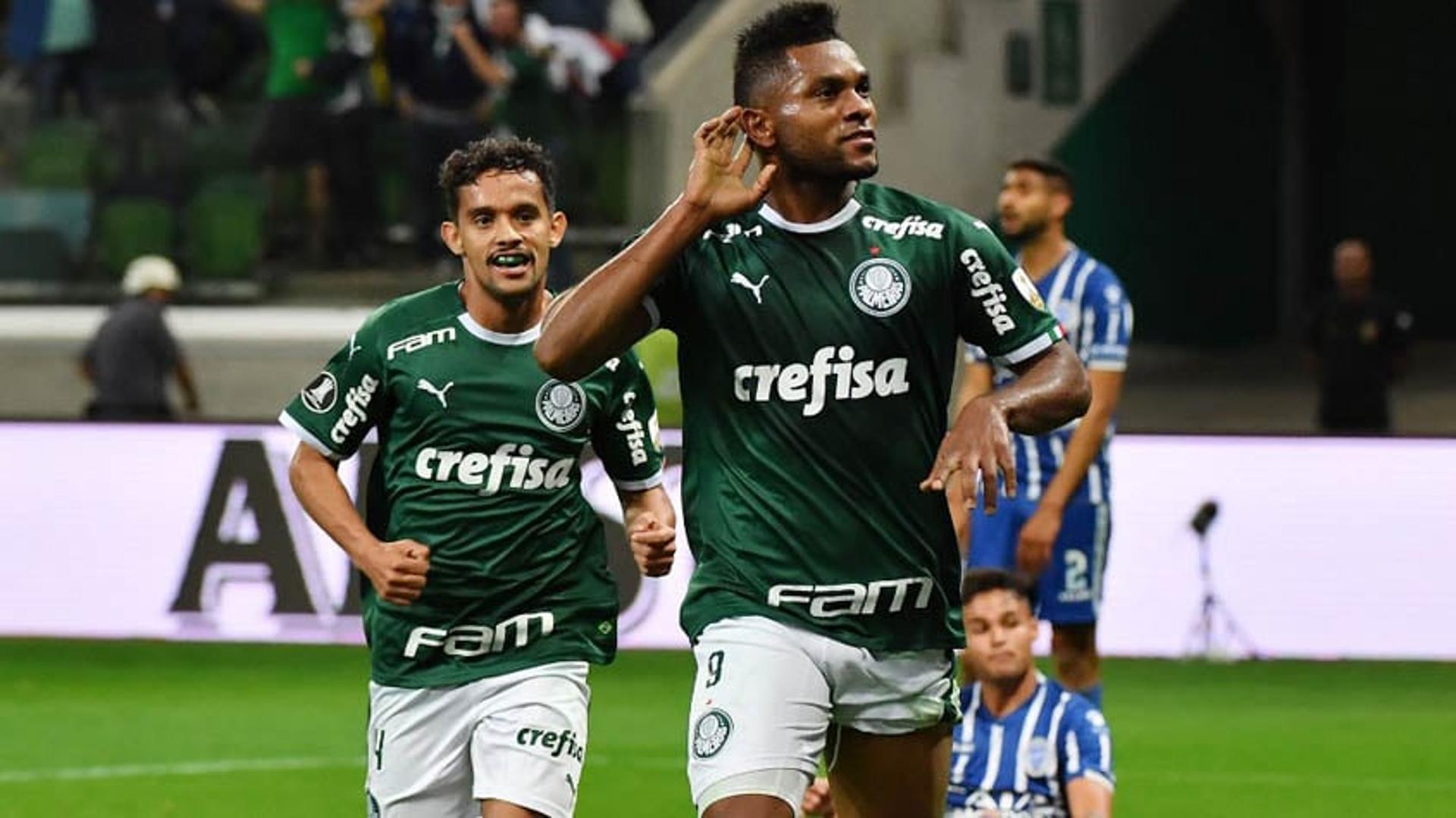 O Palmeiras não teve dificuldade em golear o Godoy Cruz por 4 a 0 e avançar para as quartas de final da Libertadores, na noite desta terça-feira, no Allianz Parque. Os principais destaques do Verdão foram Dudu, Gustavo Scarpa, Borja e Raphael Veiga, que fizeram os gols da equipe. Confira todas as notas do LANCE! (por David Nascimento)