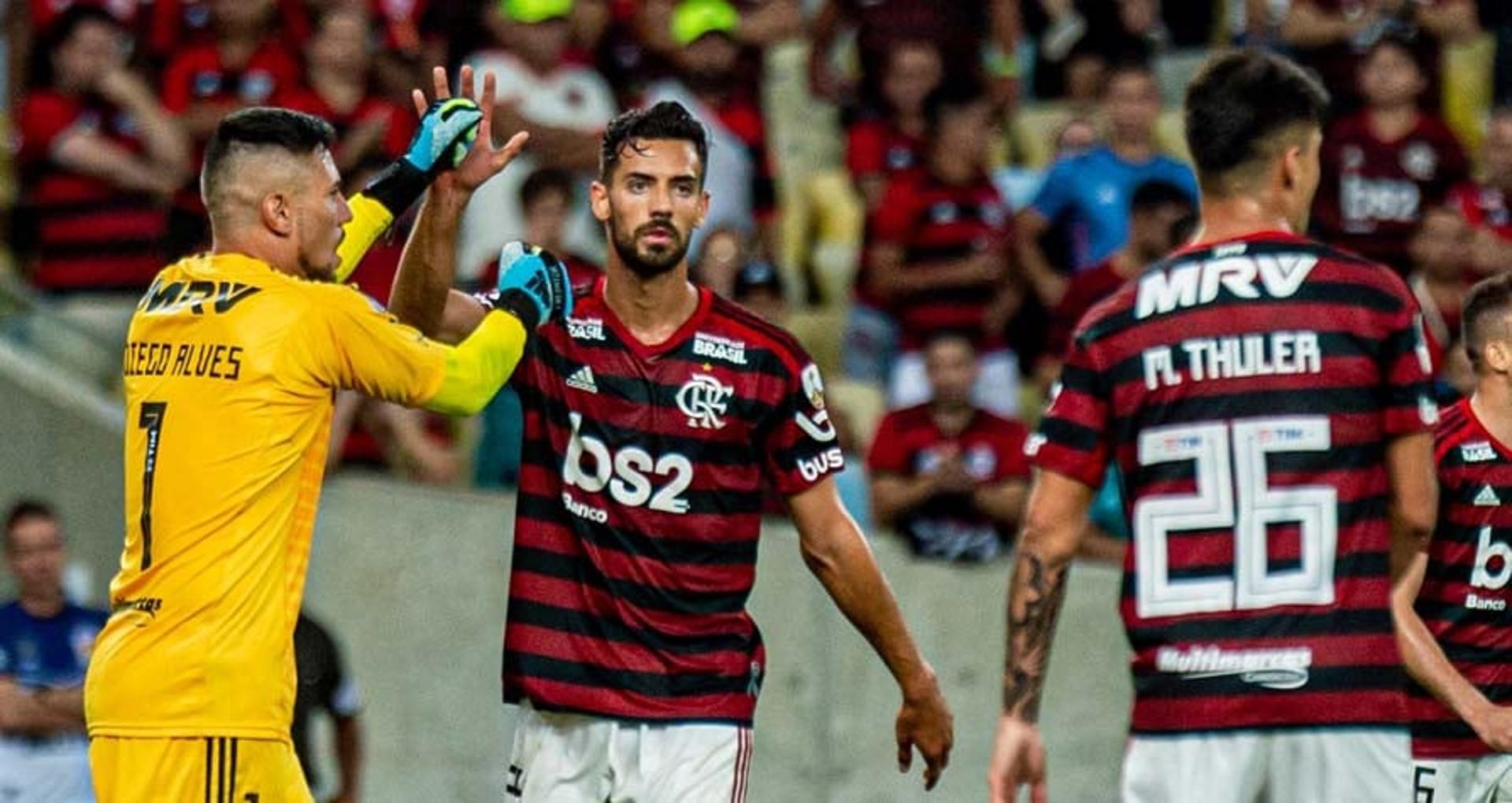 Diego Alves, Thuler e Pablo Marí - Flamengo x Emelec