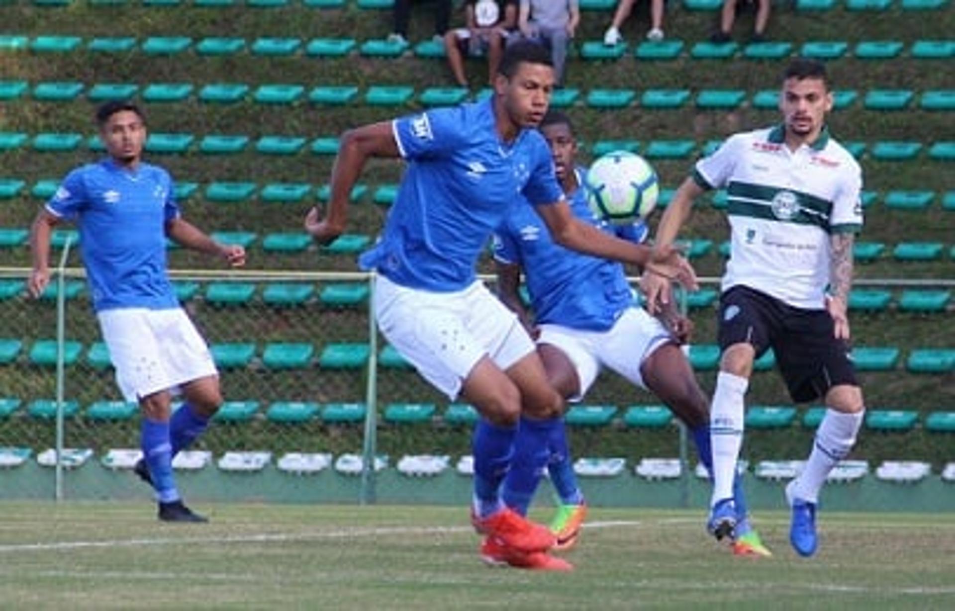 Os meninos do Cruzeiro agora estão na oitava posição na competição