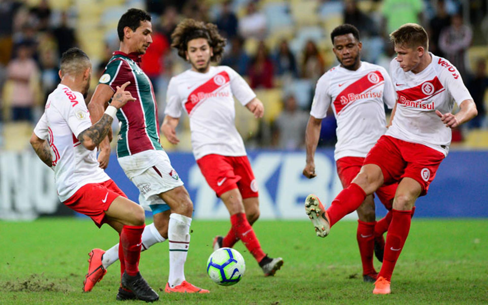 O Fluminense voltou a vencer após sete rodadas no Brasileiro. No Maracanã, a equipe tricolor fez 2 a 1 no Internacional e deixou a zona do rebaixamento. Veja abaixo as notas da equipe carioca por João Vítor Castanheira (joaovitor@lancenet.com.br).