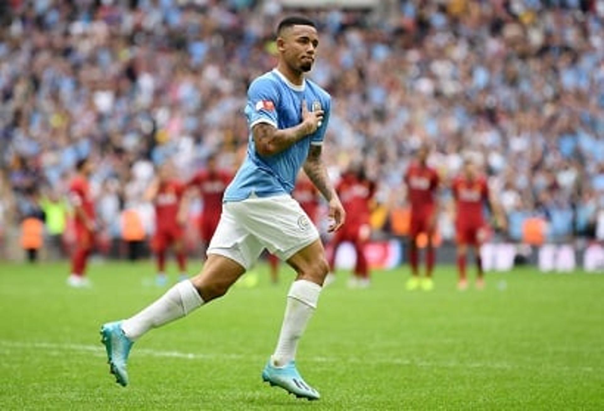 O Manchester City venceu o Liverpool, neste domingo e conquistou seu sexto título da Supercopa da Inglaterra. Os Citizens, porém, estão bem atrás do rival Manchester City na disputa de quem tem mais troféu da competição. O United lidera, com 21 conquistas. Confira os maiores vencedores.