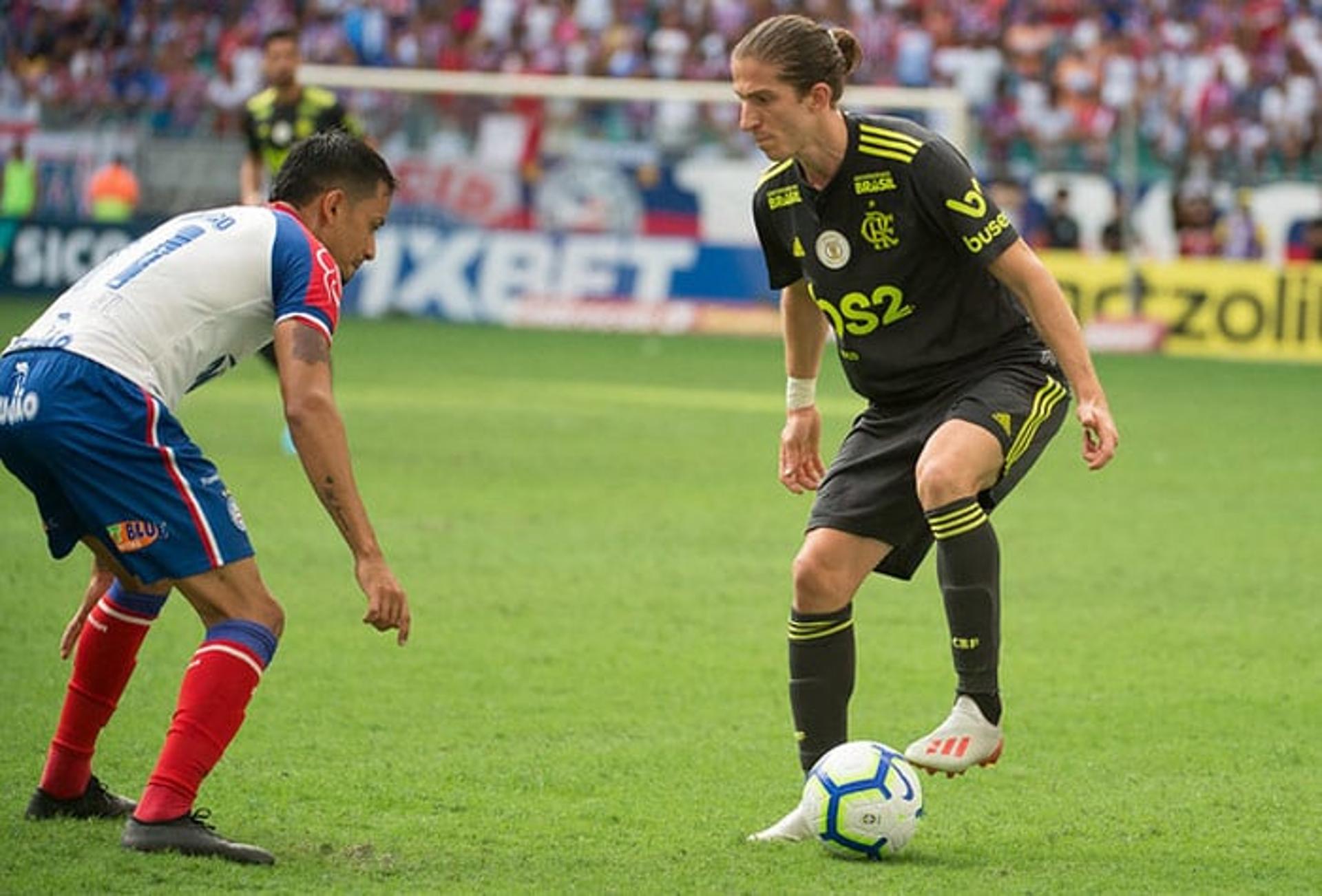 Imagens de Filipe Luís em ação contra o Bahia