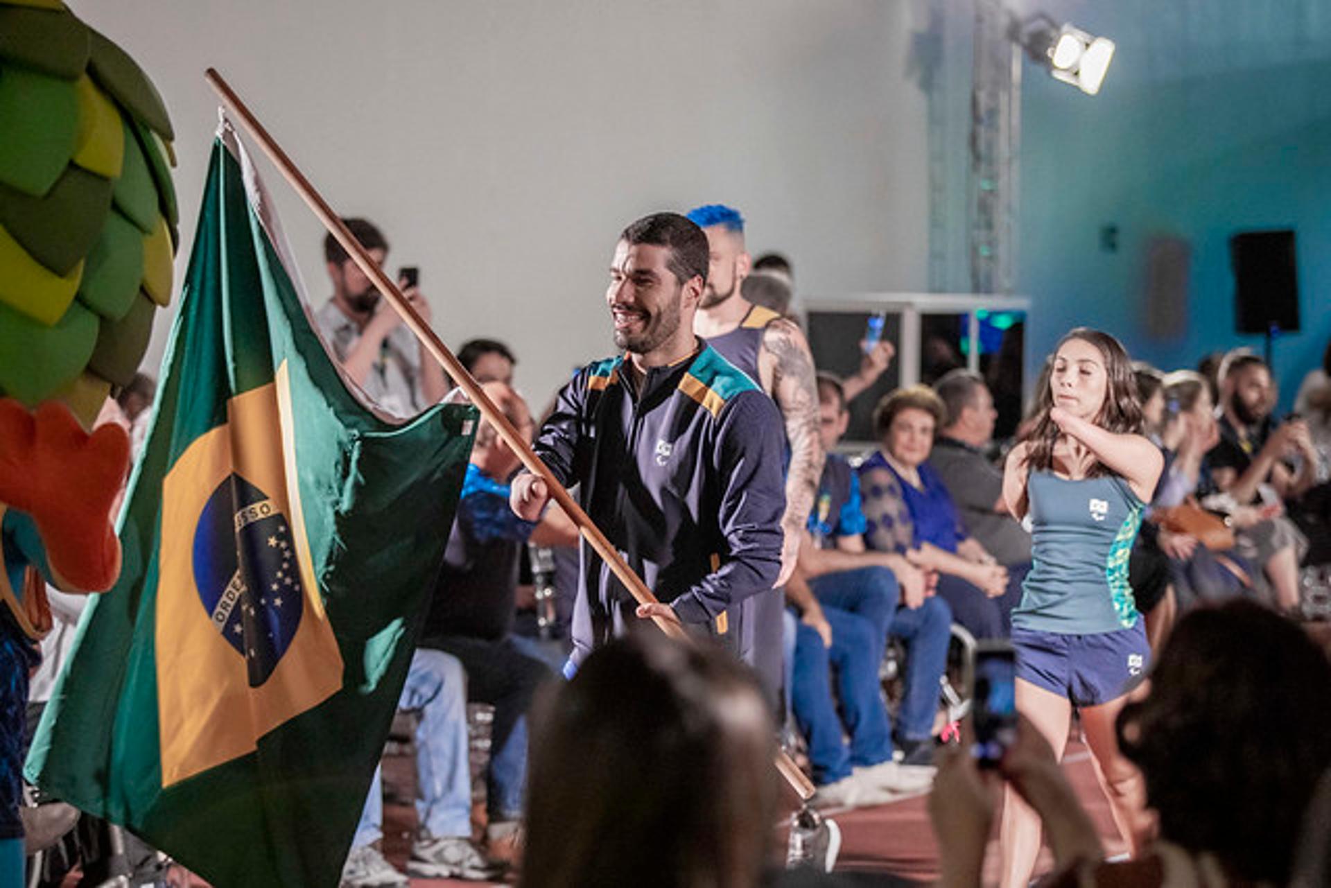 Comitê Paralímpico Brasileiro lança linha própria de uniformes para os Jogos Parapan-Americanos de Lima 2019 C