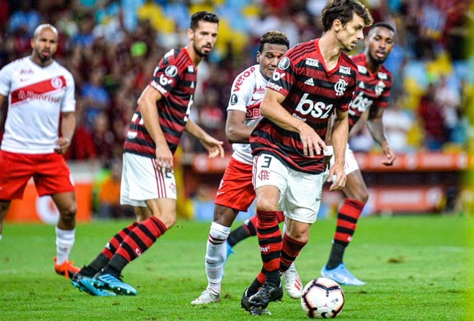 Rodrigo Caio e Pablo Marí - Flamengo