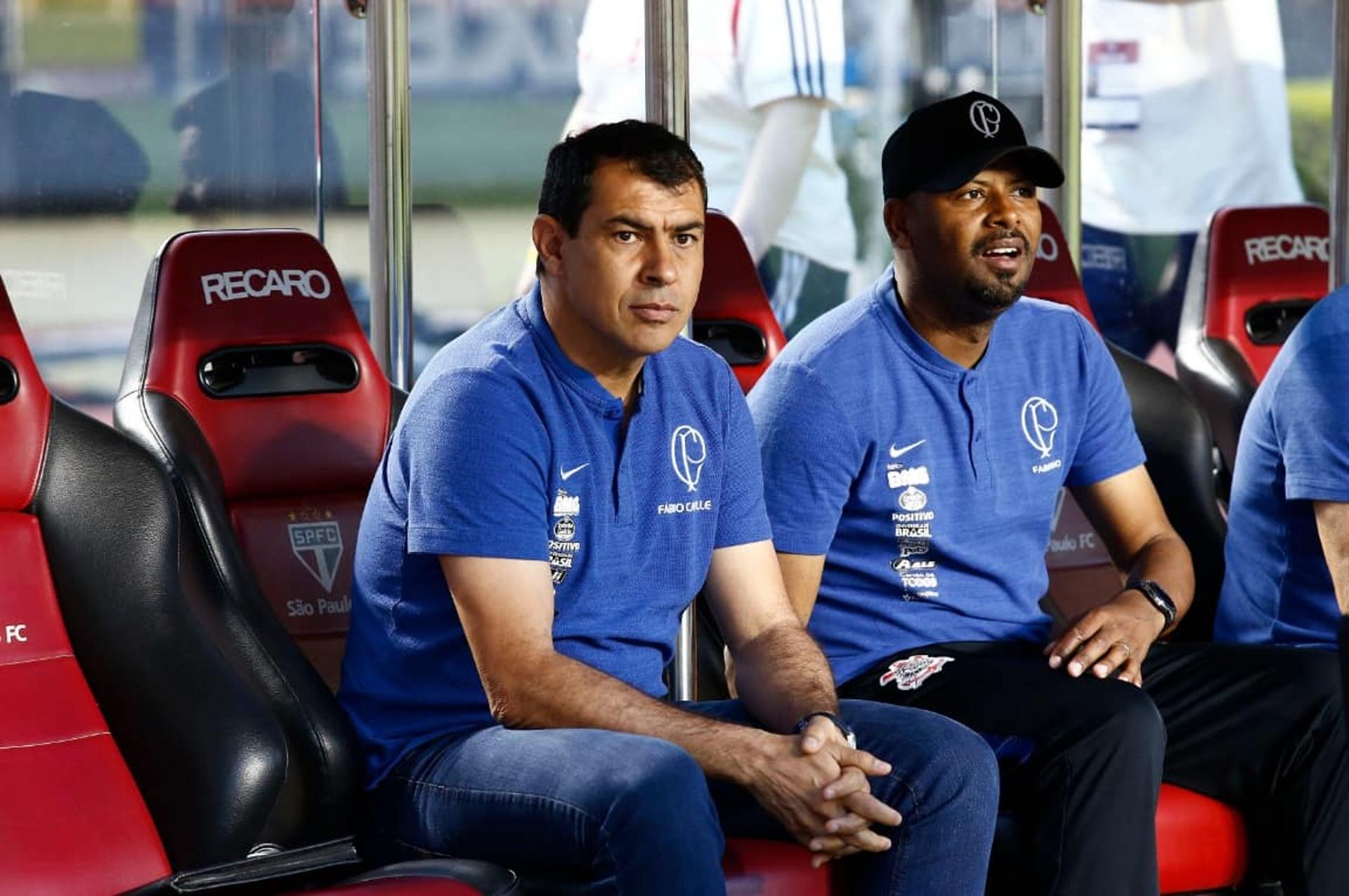 Sem ameaçar o São Paulo, o Corinthians levou a pior por 1 a 0 em clássico disputado no Morumbi. Nenhum jogador do Timão "se salvou", mas, pelo "conjunto da obra", o técnico Fábio Carille recebeu a nota mais baixa do Corinthians na partida. Veja, a seguir, as avaliações para o Timão e o seu treinador no Majestoso (Por Caio Fiusa - centraldejogos@lancenet.com.br)