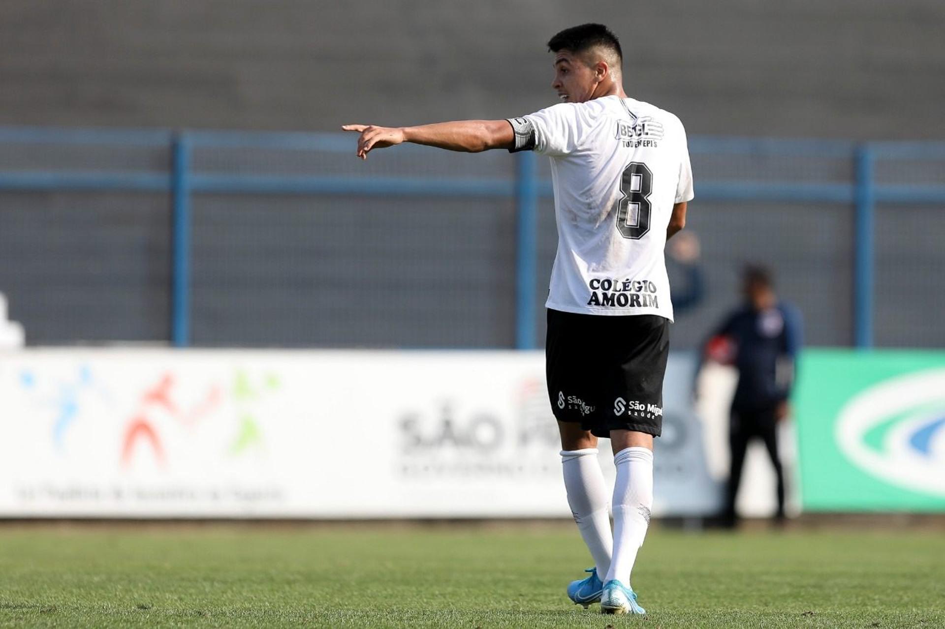 Roni é o capitão do Corinthians e um dos homens de confiança do técnico Dyego Coelho