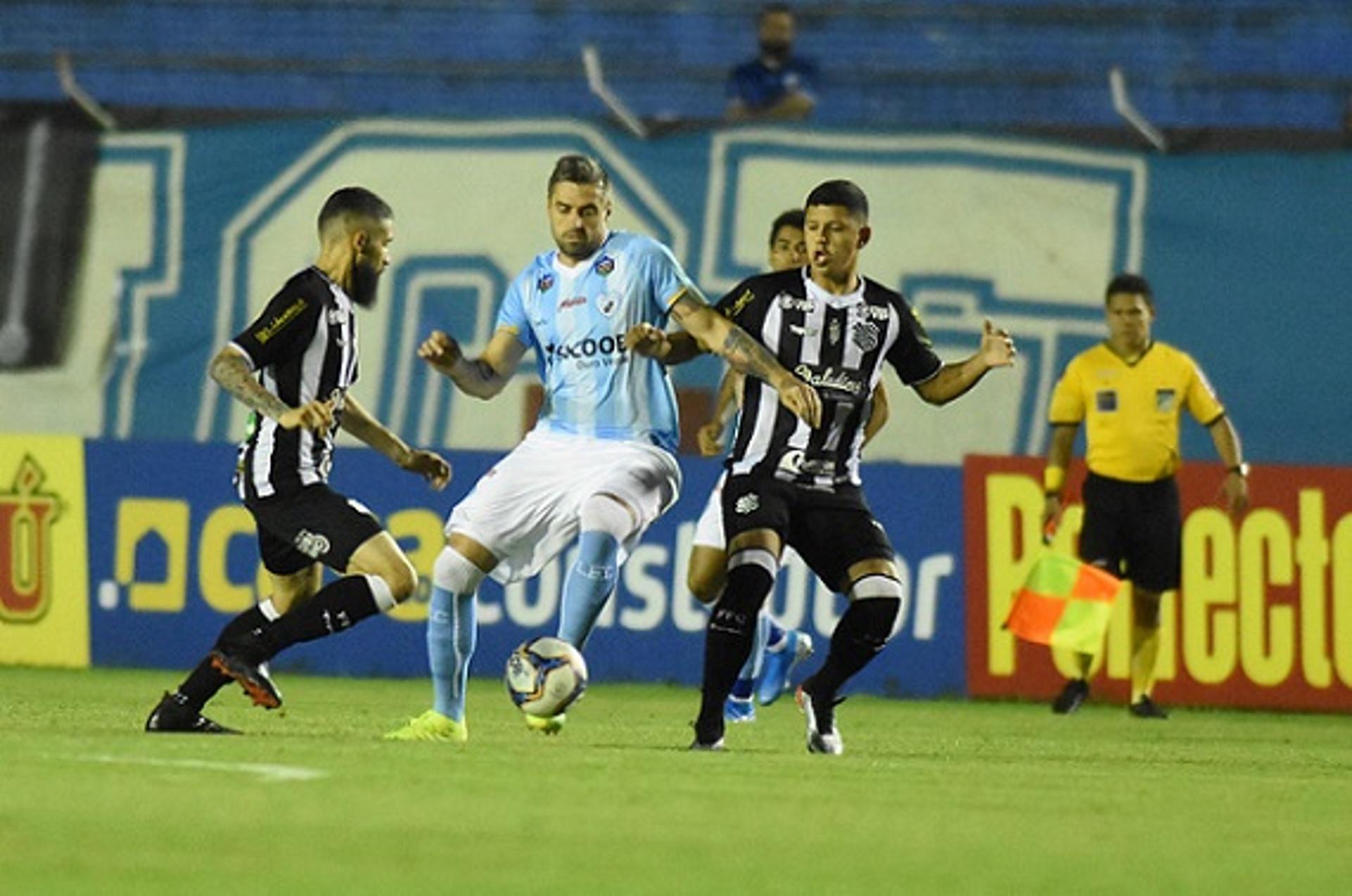 Londrina x Figueirense - André Moritz