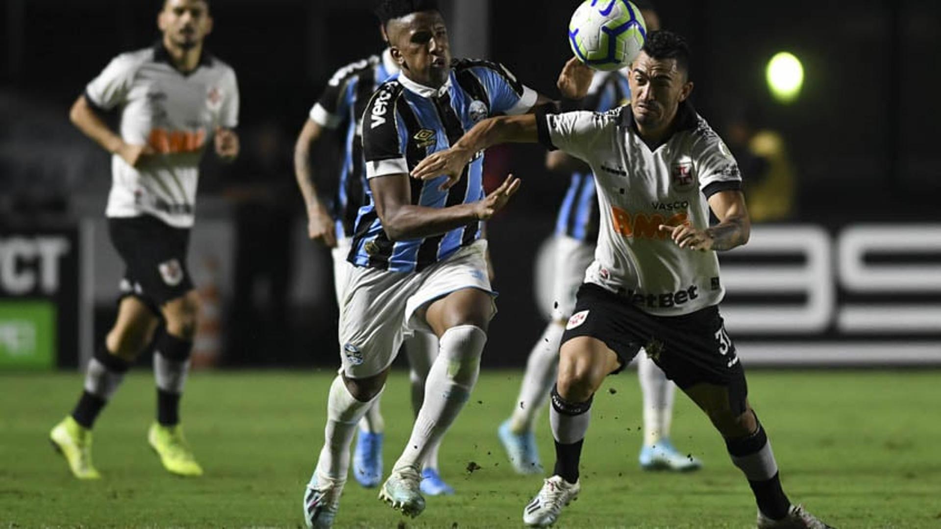 Confira as imagens do duelo entre Vasco e Grêmio em São Januário