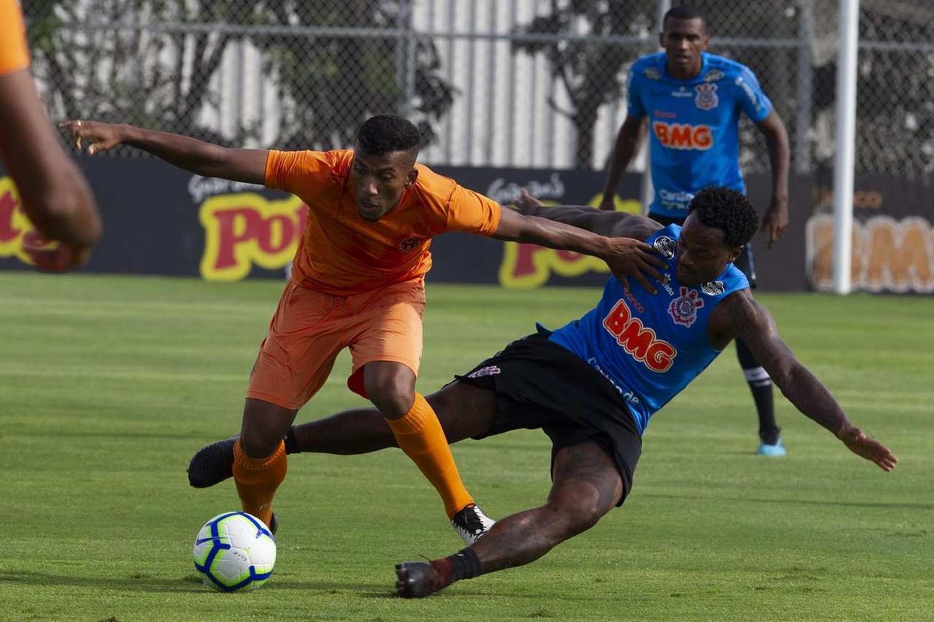 O volante Renê Júnior foi um dos destaques positivos do Corinthians