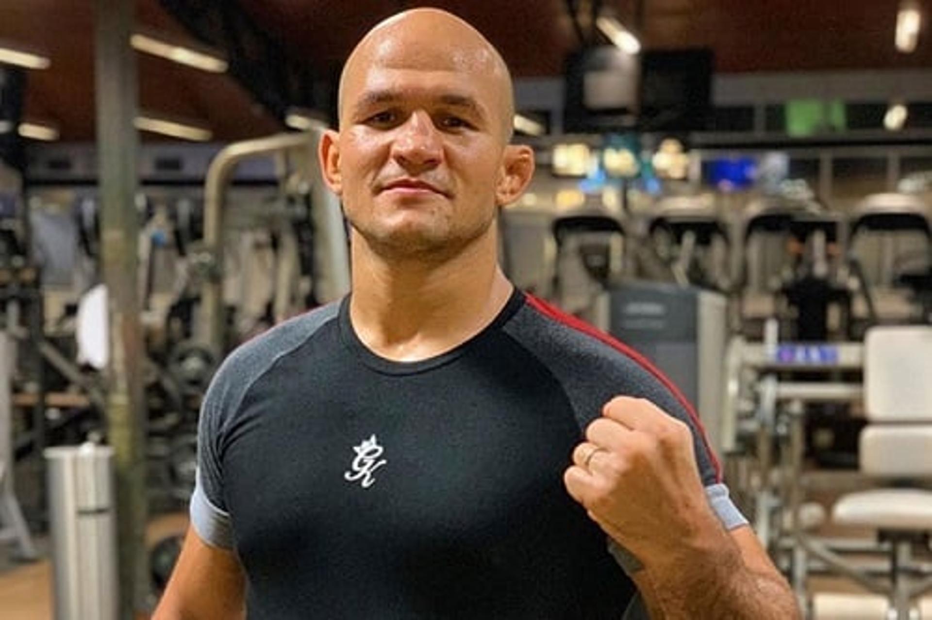 Junior Cigano tem compromisso agendado para o dia 25 de janeiro contra Curtis Blaydes (Foto: Reprodução/Instagram)