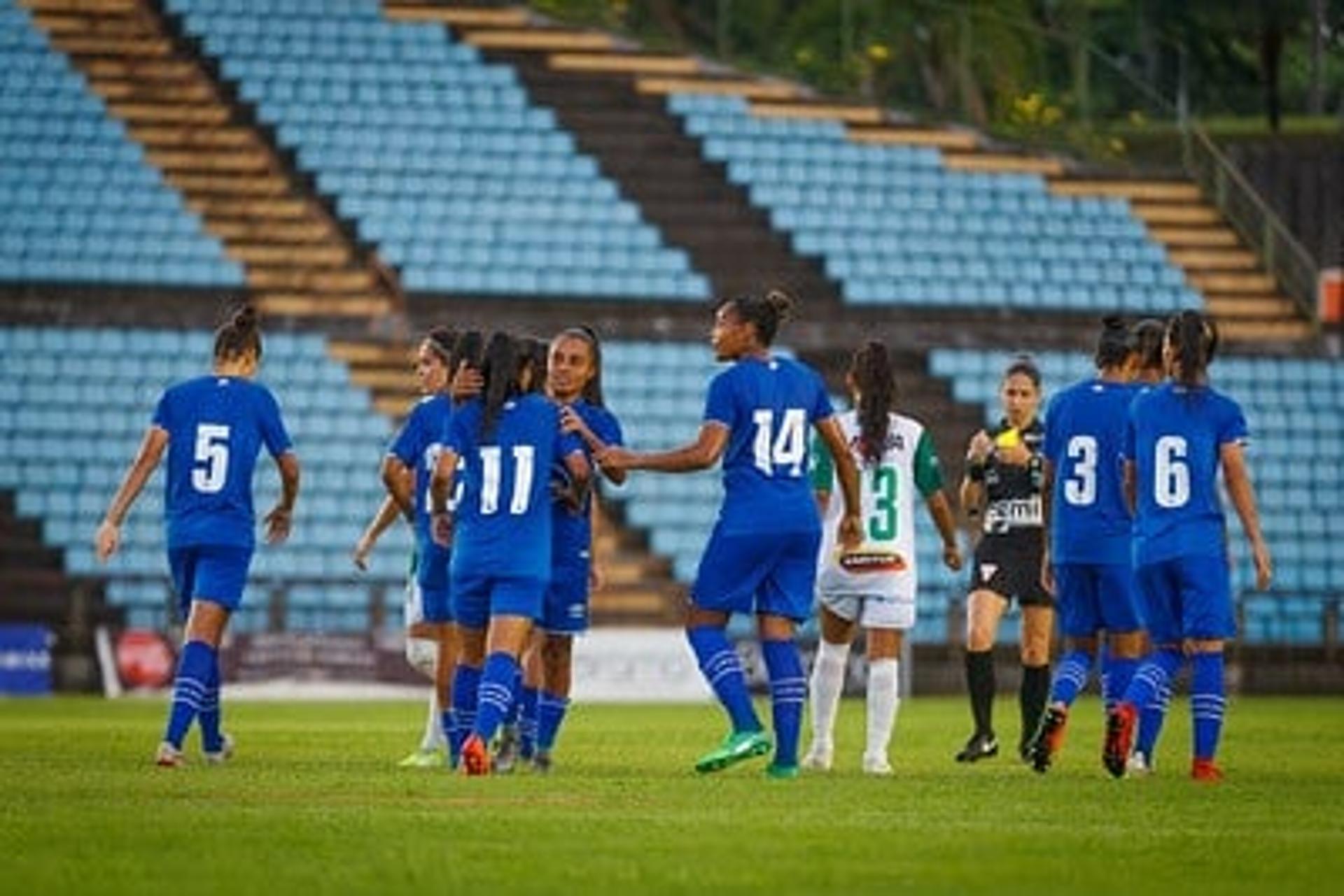 As meninas da Raposa estão a um passo da final do Estadual de Minas Gerais