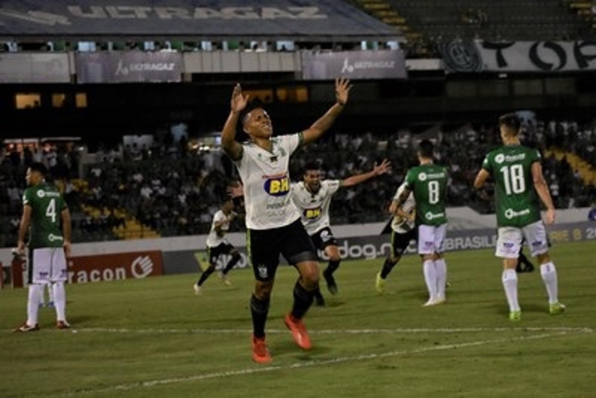 Vitão marcou seu primeiro gol pelo Coelho, que deixou o time dependendo só de suas forças para voltar à Série A em 2020