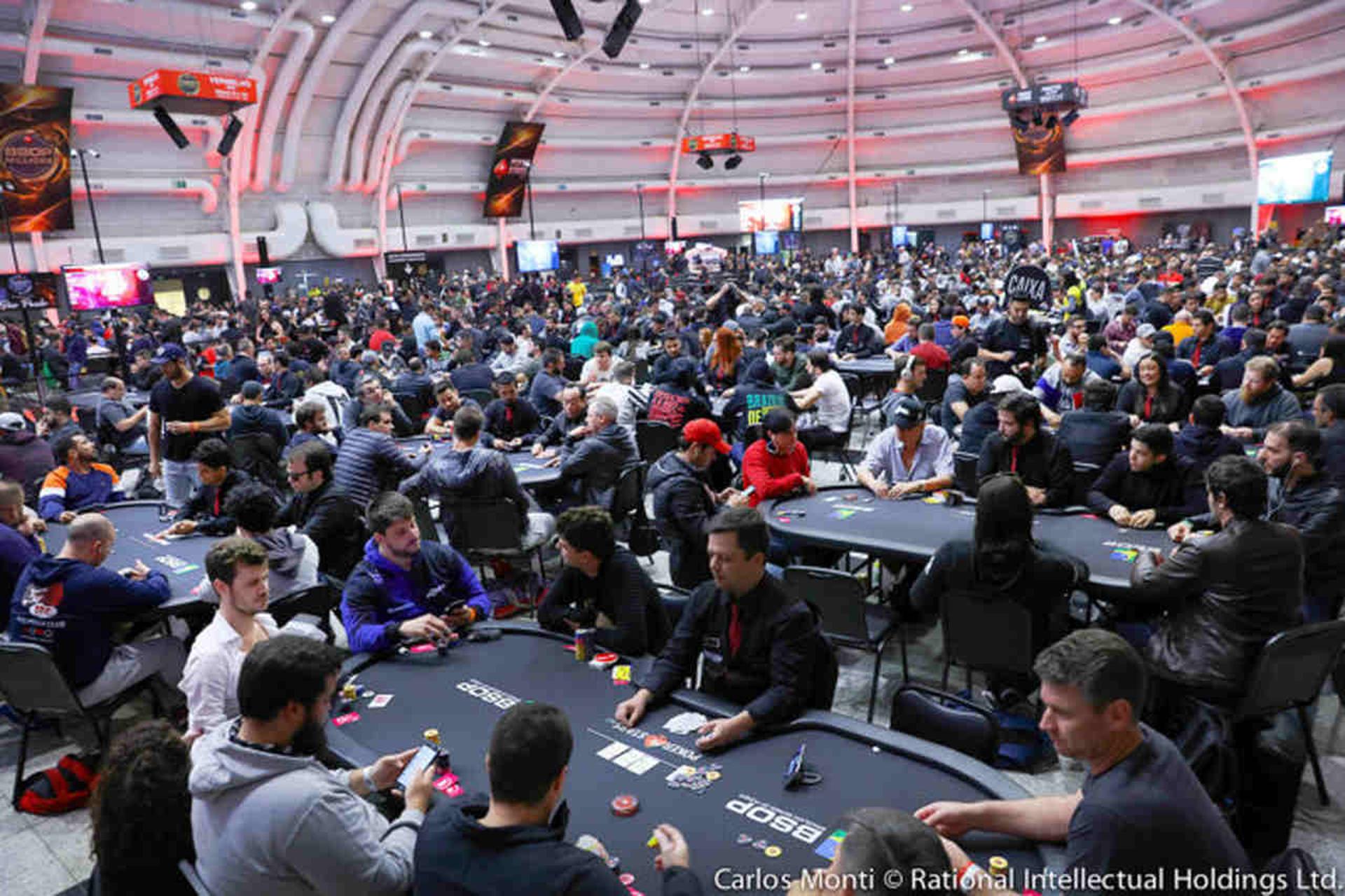 Salão do WTC Sheraton durante o main Event do BSOP Millions