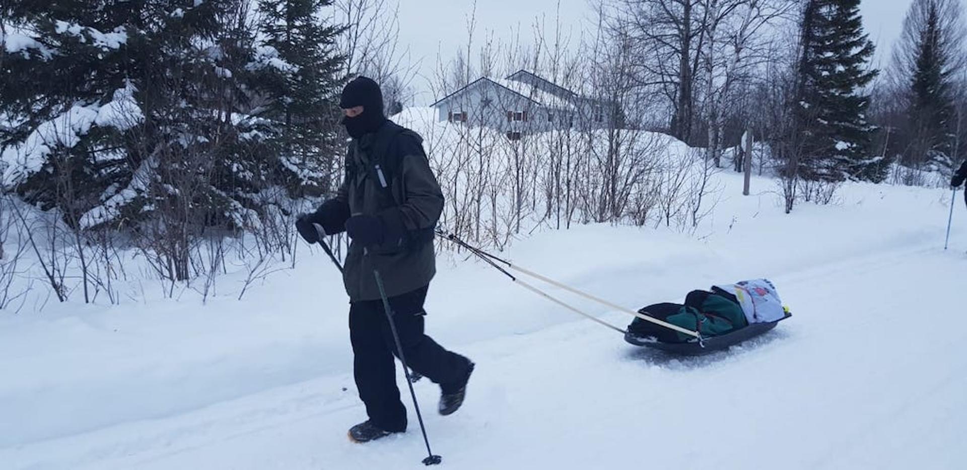 O ultramaratonista Marcio Villar durante treino para a Arrowhead 135, em International Falls, entre os Estados Unidos e Canadá. (Arquivo pessoal)