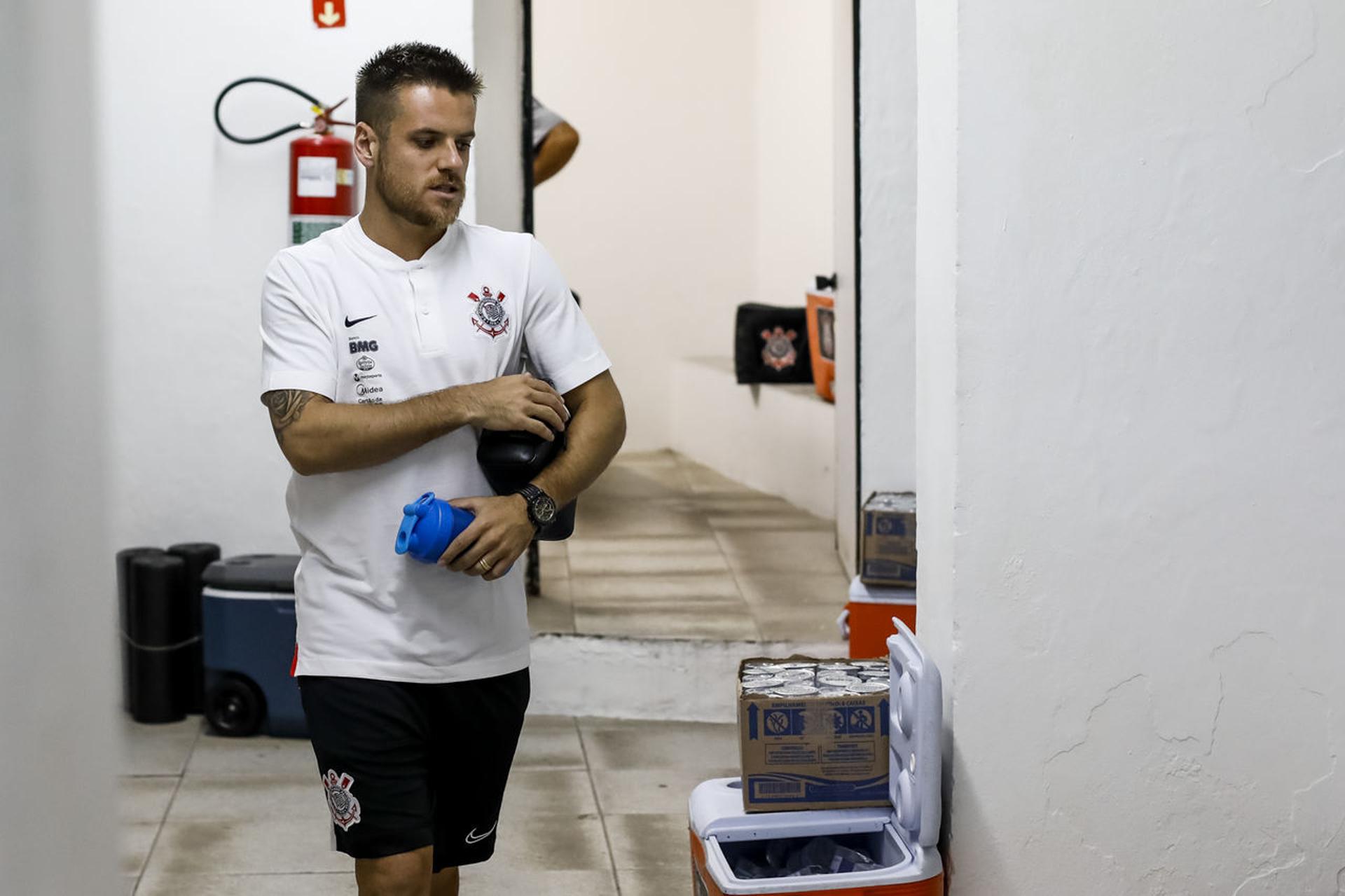 Ramiro tem sido titular neste início de trabalho de Tiago Nunes