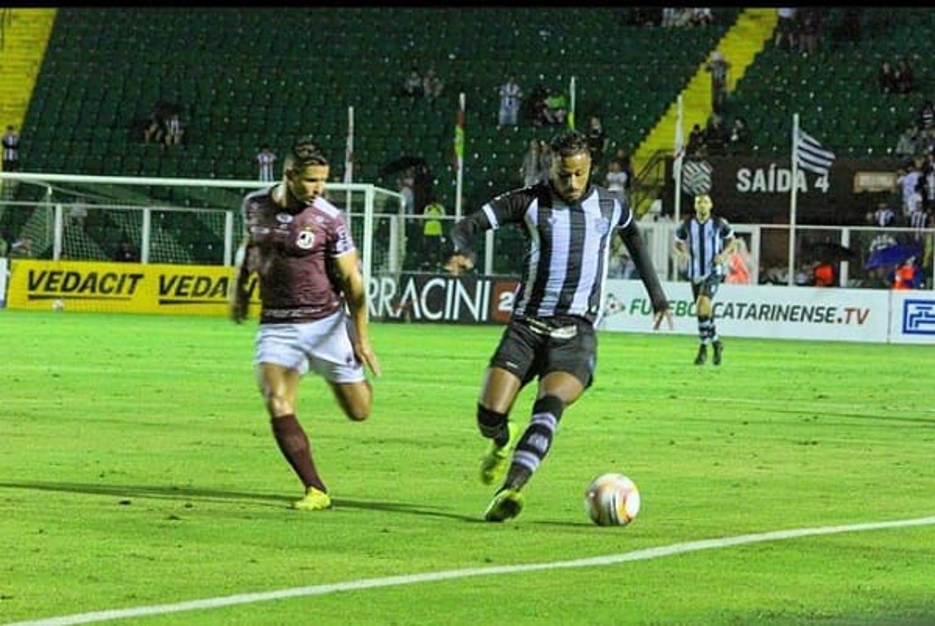 Figueirense x Juventus-SC - Diego Gonçalves