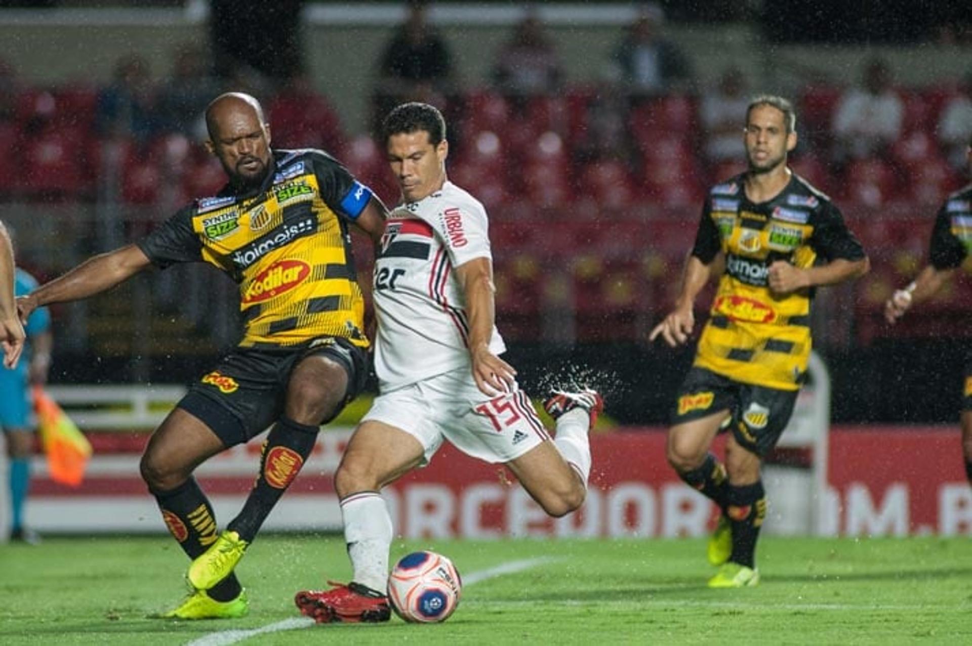 São Paulo x Novorizontino Hernanes