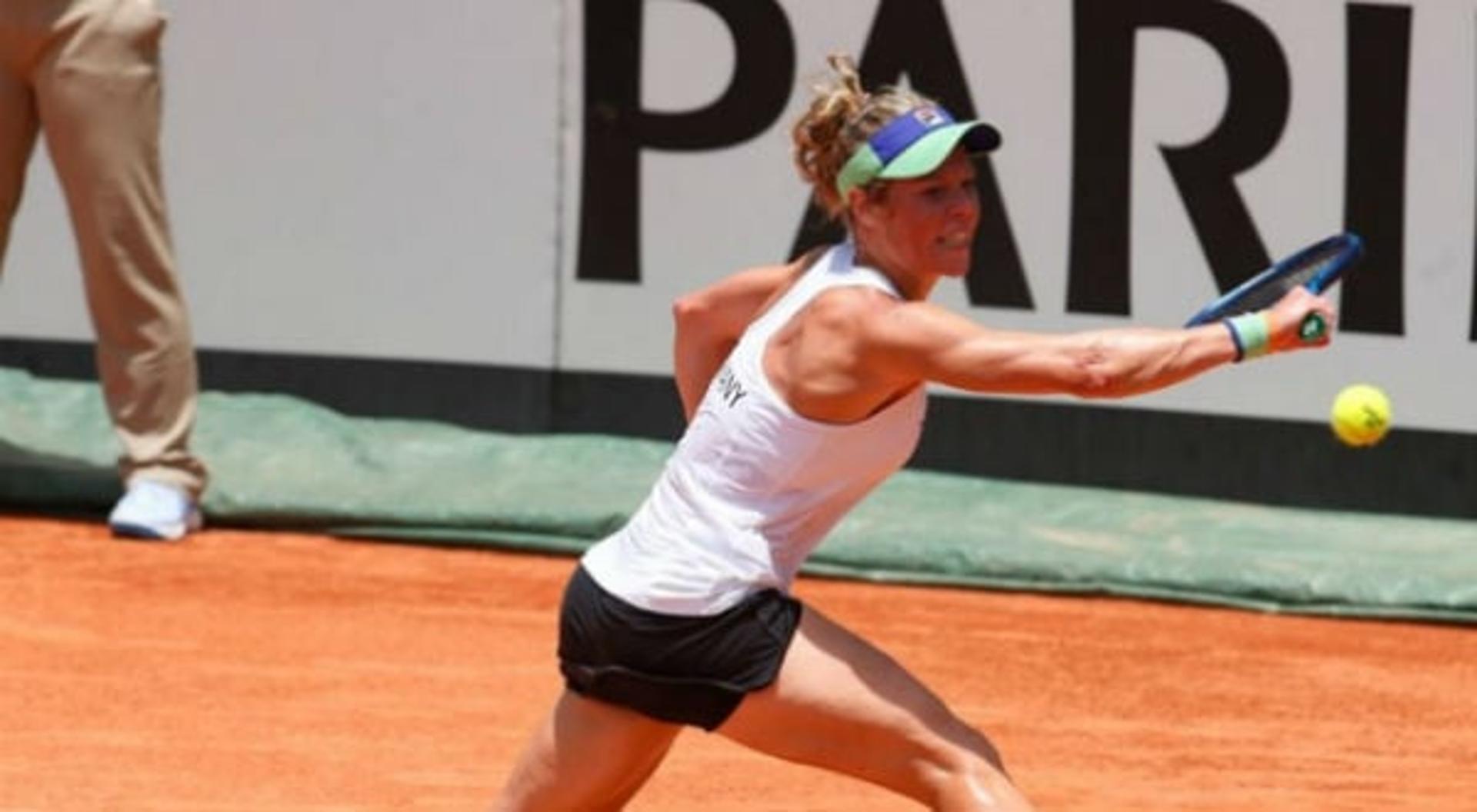 Laura Siegmund em ação na Fed Cup contra Brasil