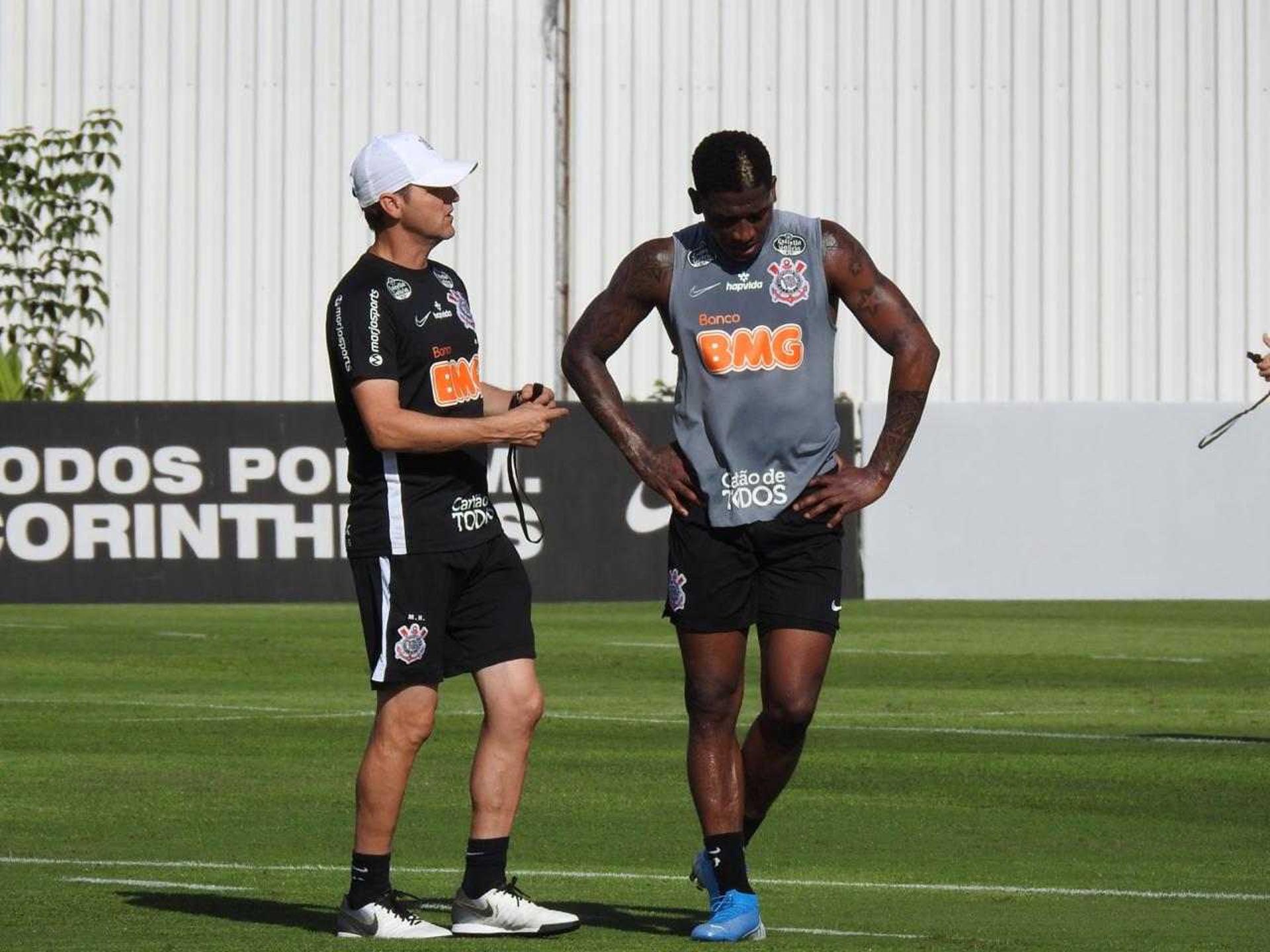 Yony González pode jogar contra o São Paulo, no sábado, caso seu nome apareça no BID da CBF