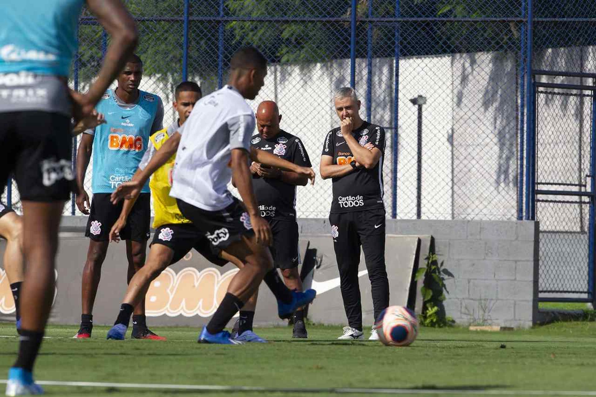 Tiago Nunes pode fazer mudanças no Corinthians para o clássico contra o São Paulo