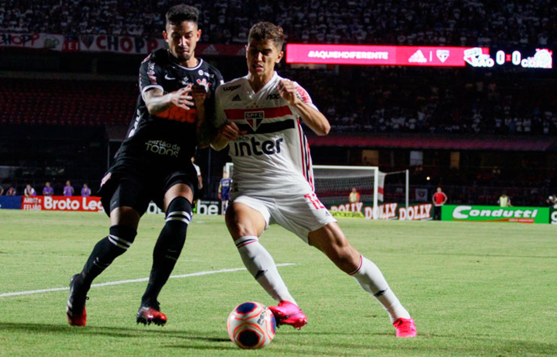 São Paulo x Corinthians - Pedro Henrique e Vitor Bueno