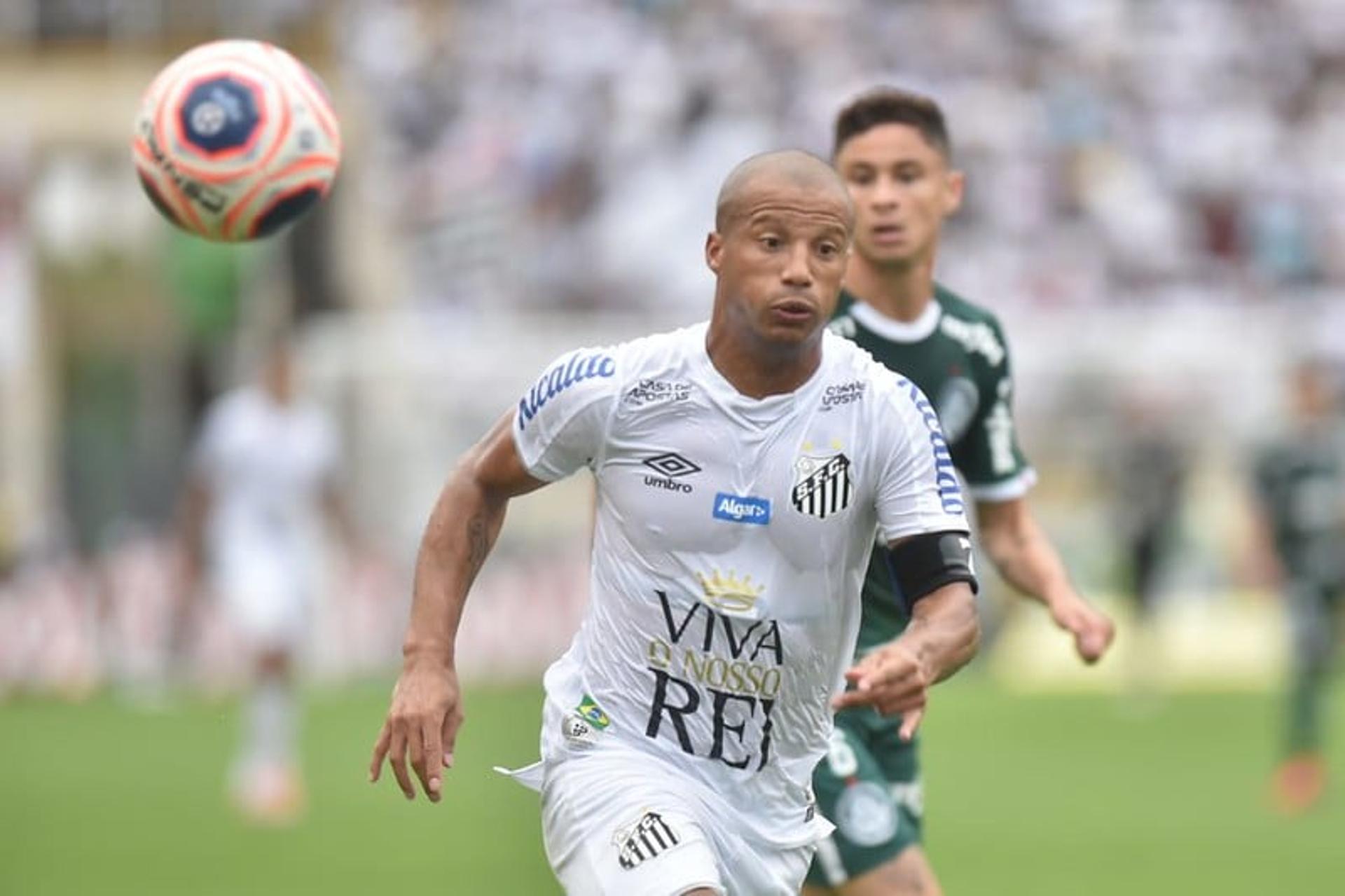 Carlos Sánchez - Santos x Palmeiras