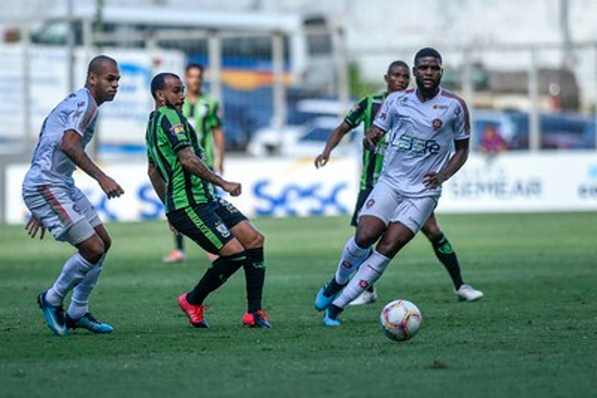 O Coelho teve uma jornada dura diante do Boa, que saiu com um ponto de BH