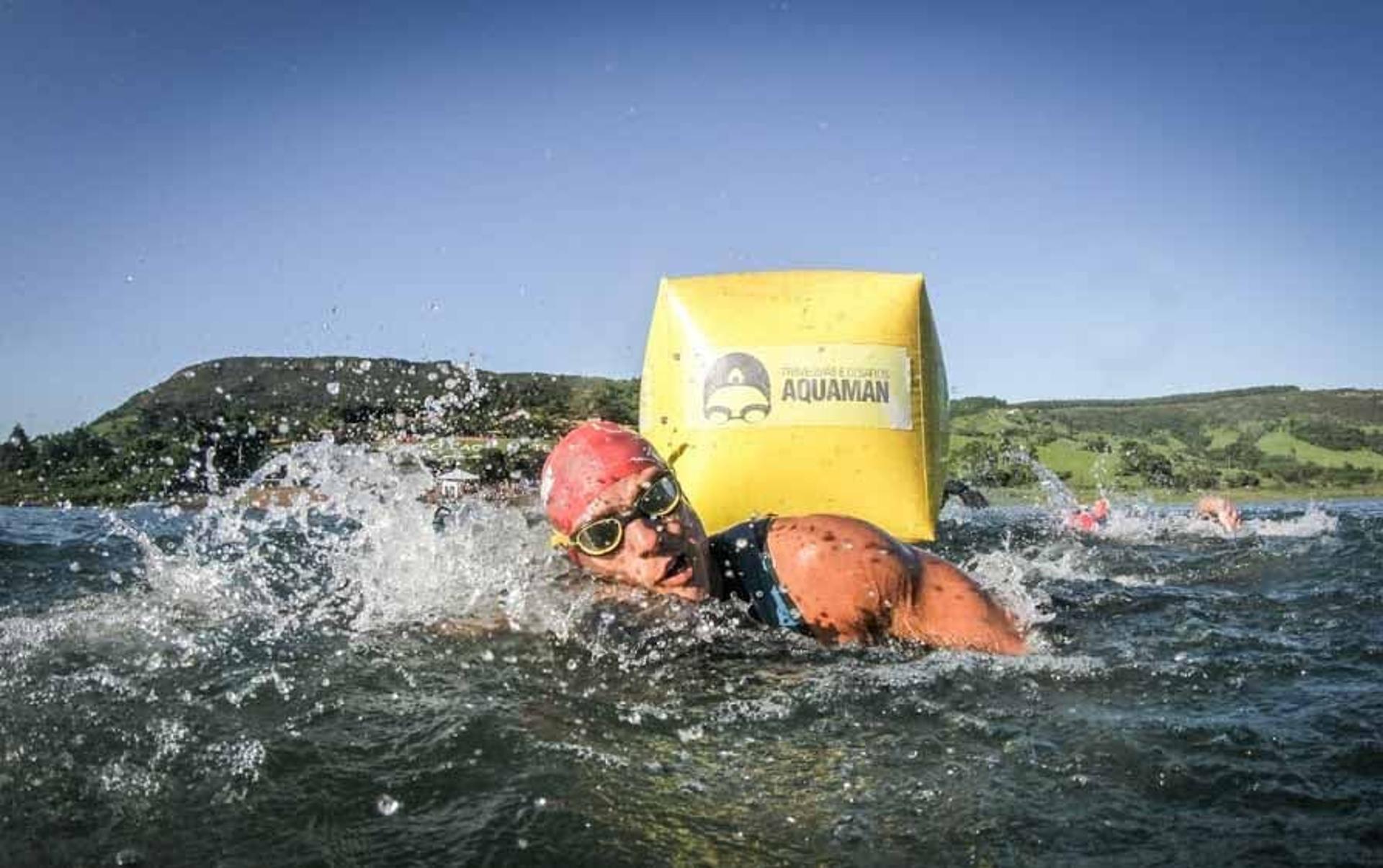 Atleta em maratona aquática