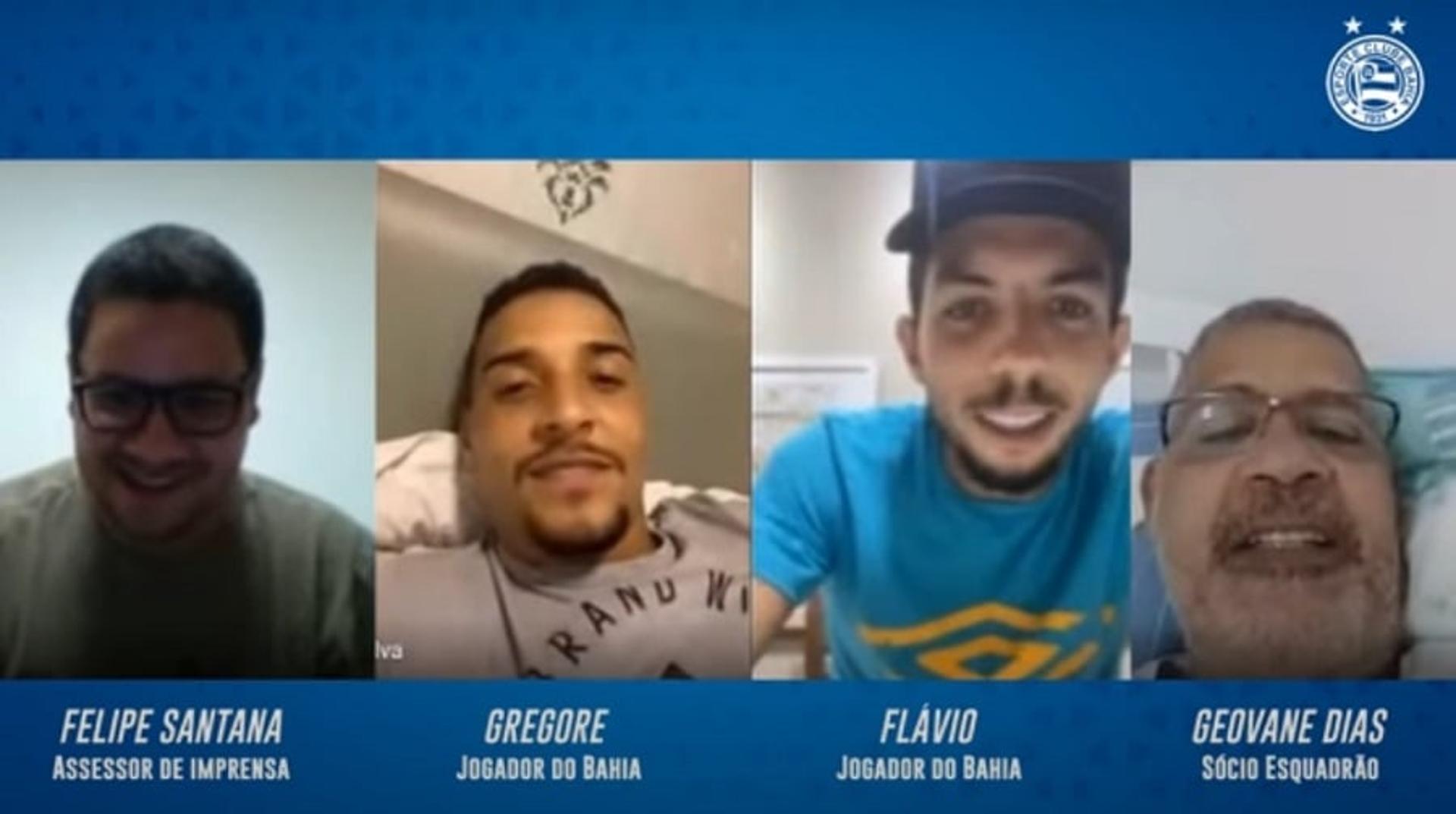 Flávio e Gregore falam com torcedor do Bahia que se recupera da COVID-19