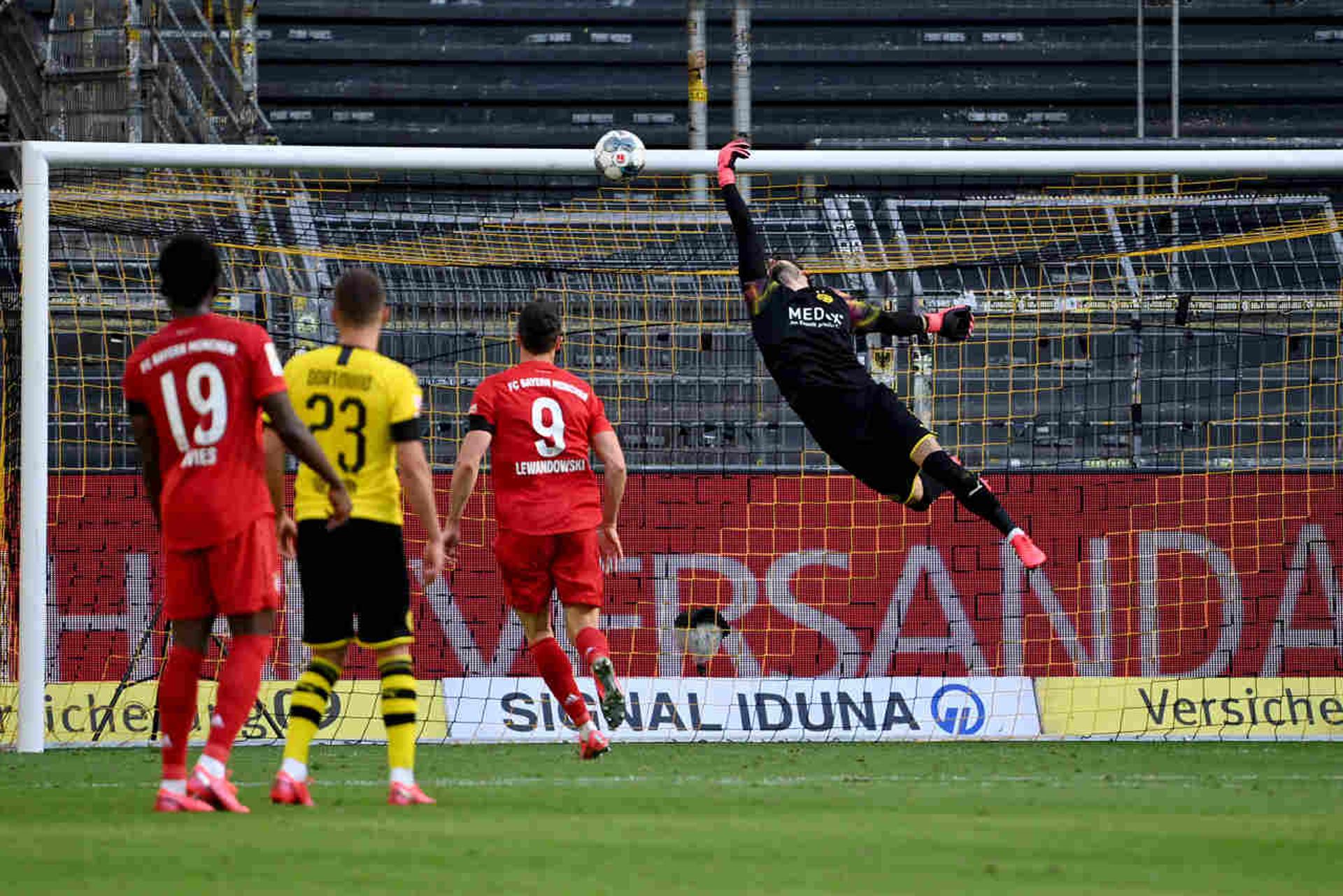 Gol de Kimmich contra o Borussia Dortmund