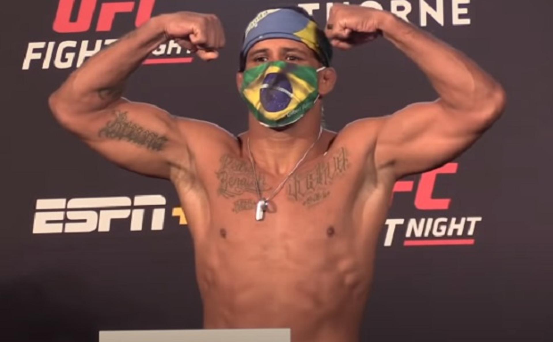 Durinho atingiu a marca do peso-meio-médio e está pronto para enfrentar o ex-campeão Woodley (Foto: Reprodução/YouTube)