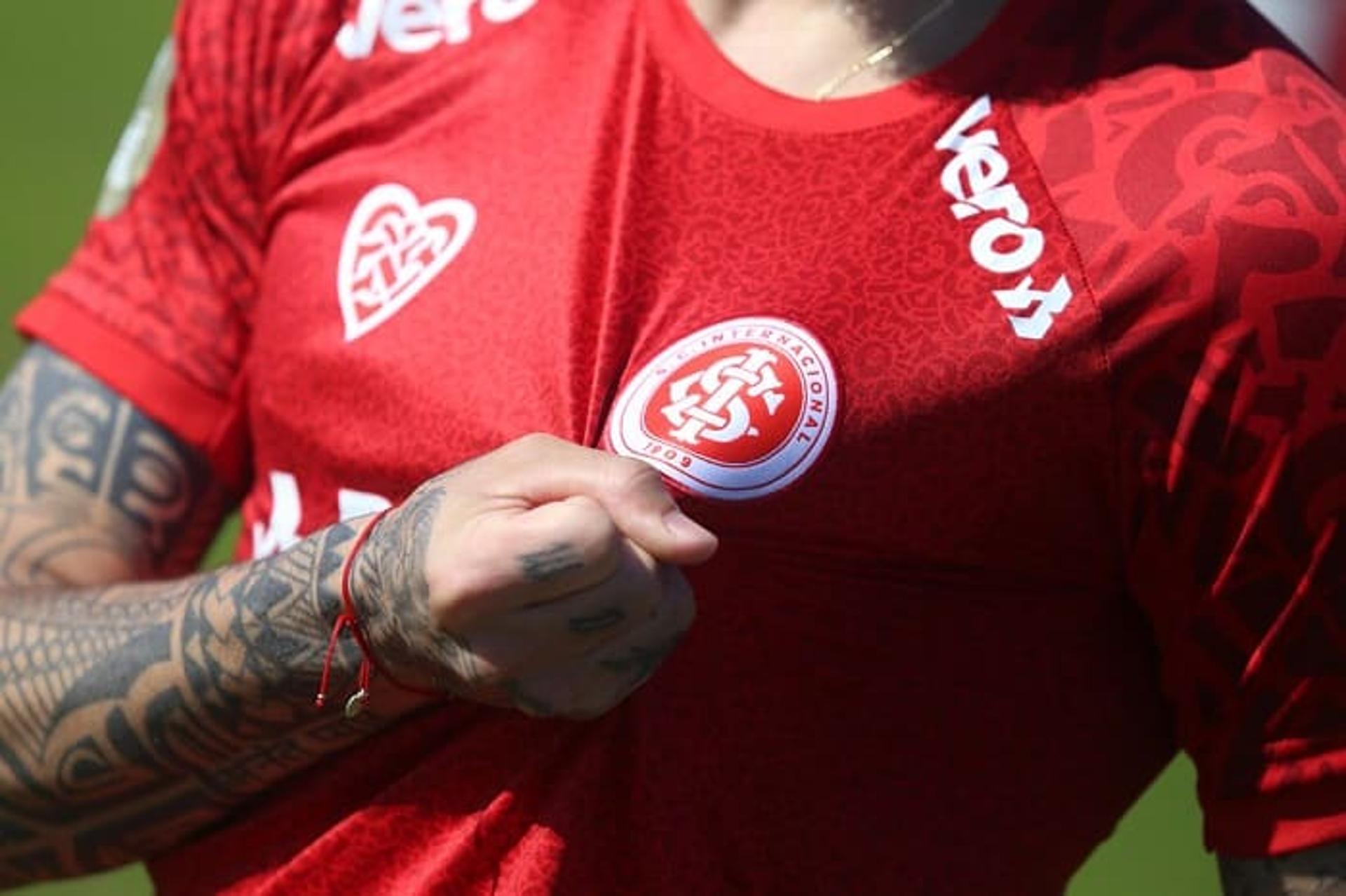 Camisa do Internacional em homenagem aos sócios-torcedores