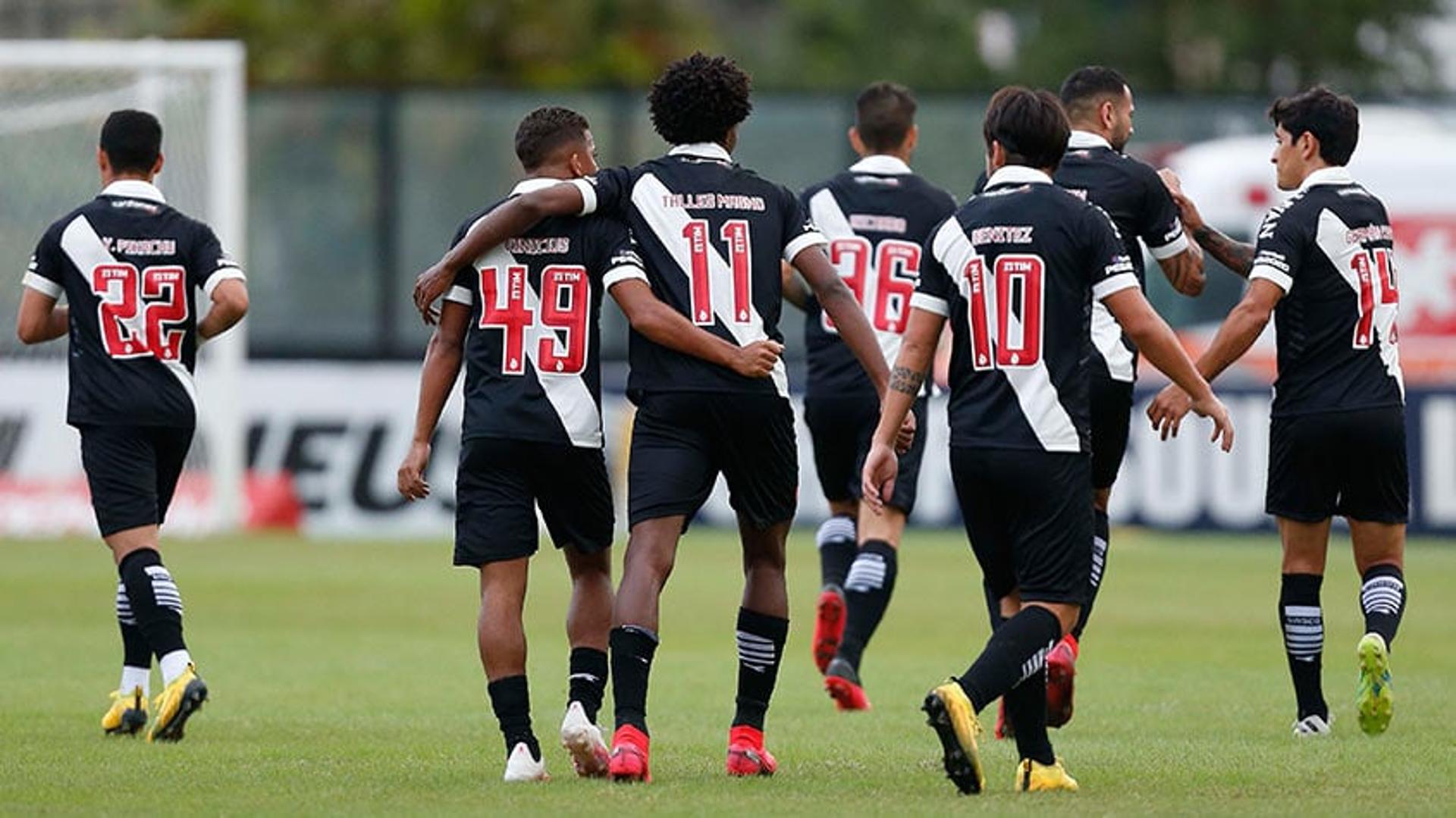 Vasco venceu o Macaé neste domingo com o brilho de Cano