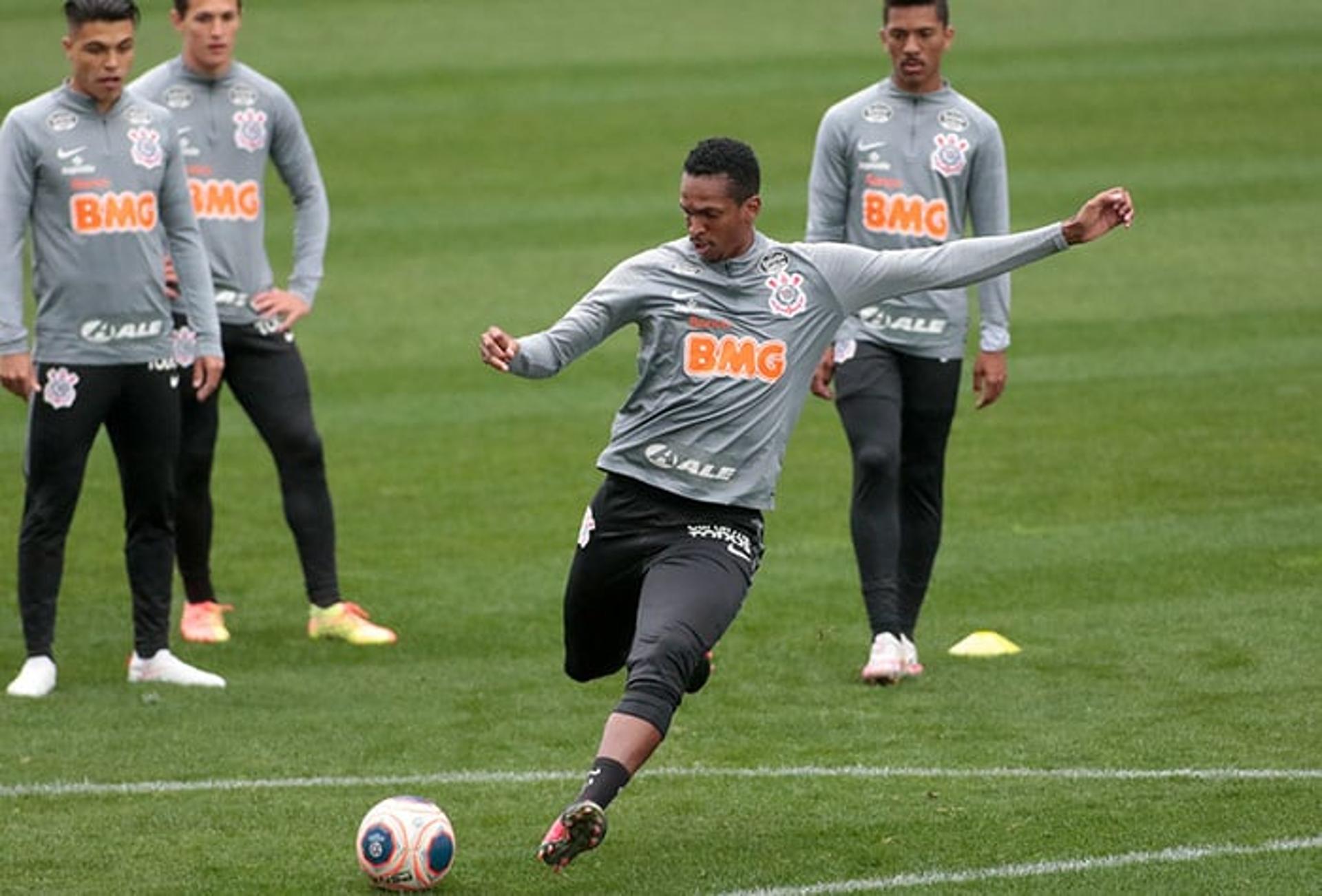 Treino Corinthians - Jô