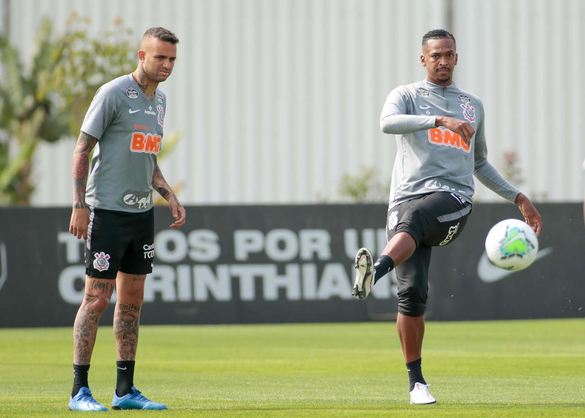 Luan treinou com bola nesta terça e deve ser titular no duelo diante do Galo de Sampaoli