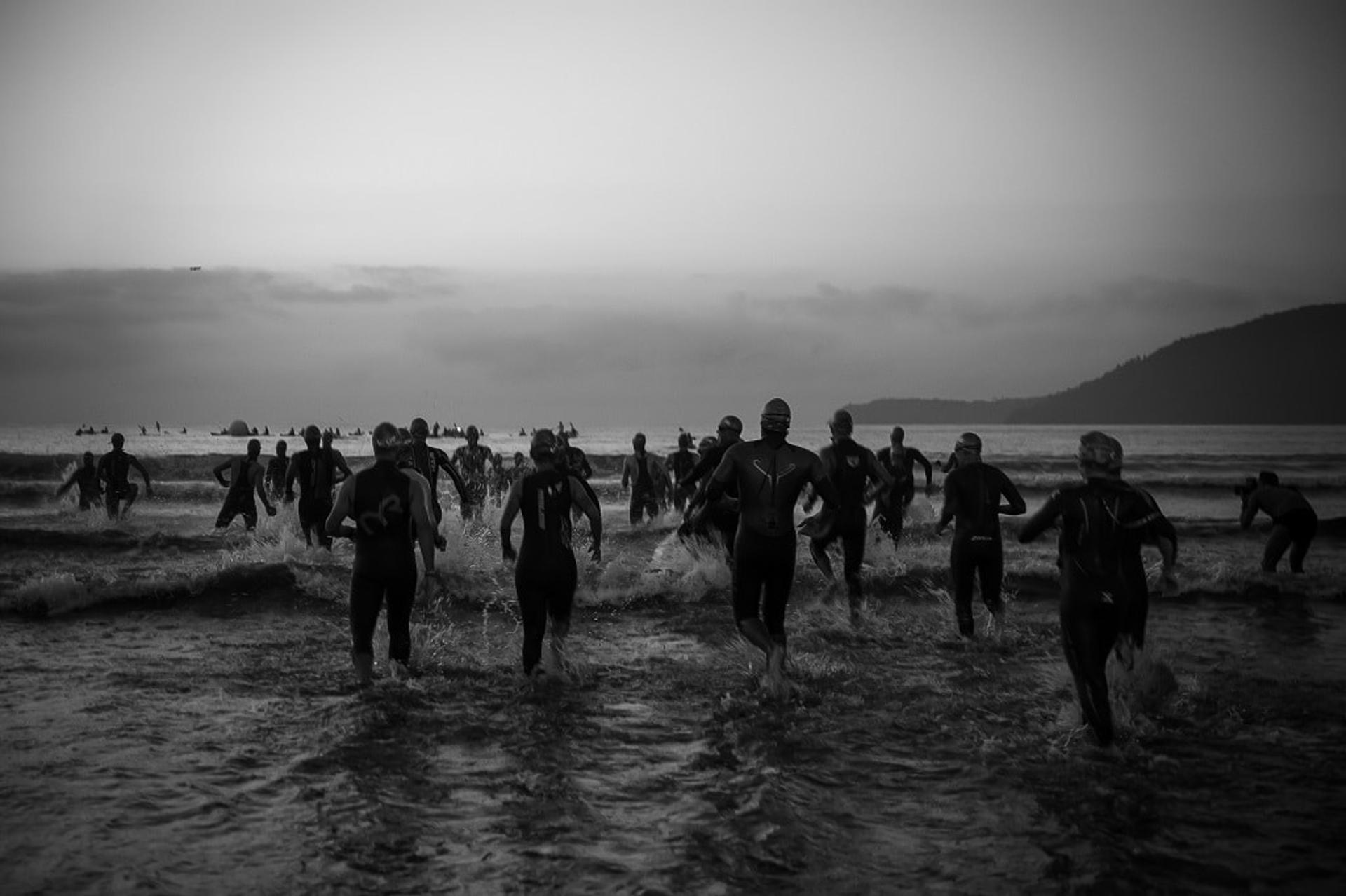 Largada da UB515 Brasil Ultra Triathlon 2019, em Ubatuba. (DivulgaçãoSandra Guedes)