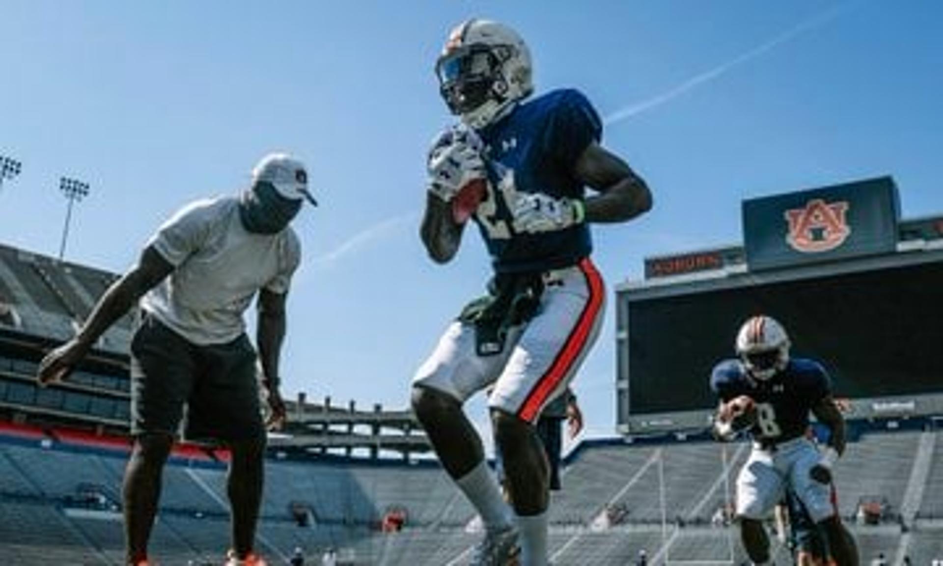 O futebol americano universitário iniciou o processo que chegou ao profissionalismo da NFL