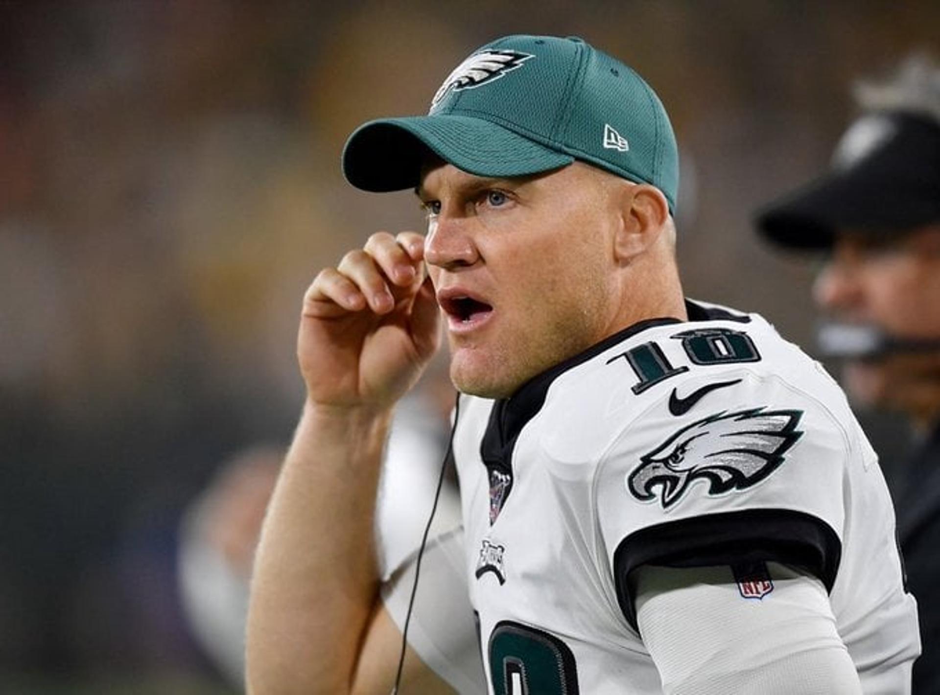 Apreço de Carson Wentz pelo trabalho de Josh McCown teria pesado na decisão do Eagles