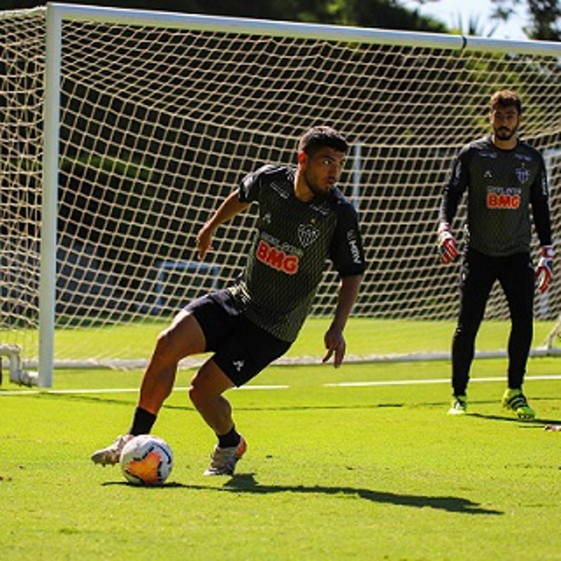 Bruno tem sido relacionado constantemente por Jorge Sampaoli, mas deve voltar ao clube que o revelou