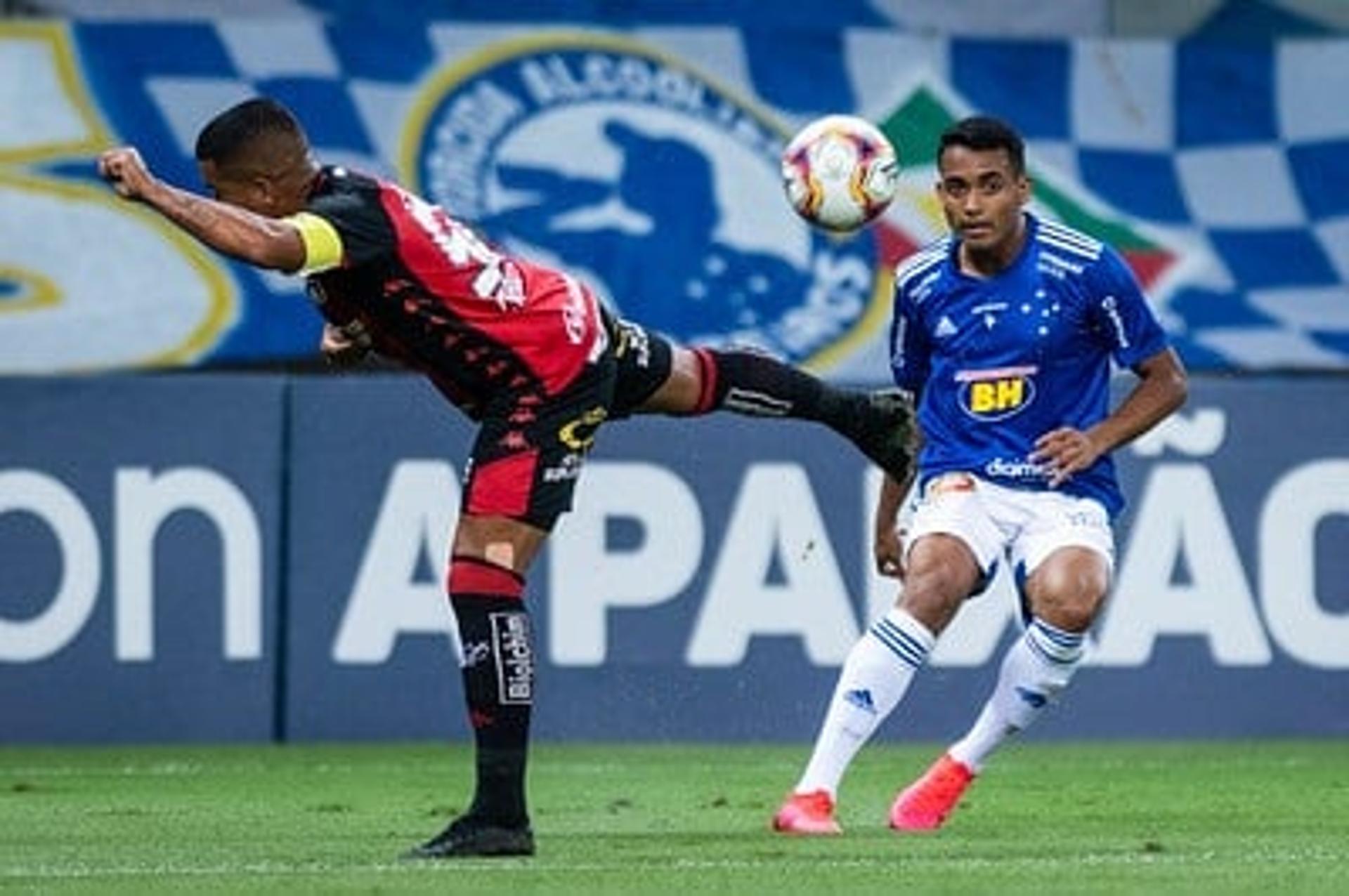 O Cruzeiro teve a estreia de Ney Franco, que terá muito trabalho para ajustar o time